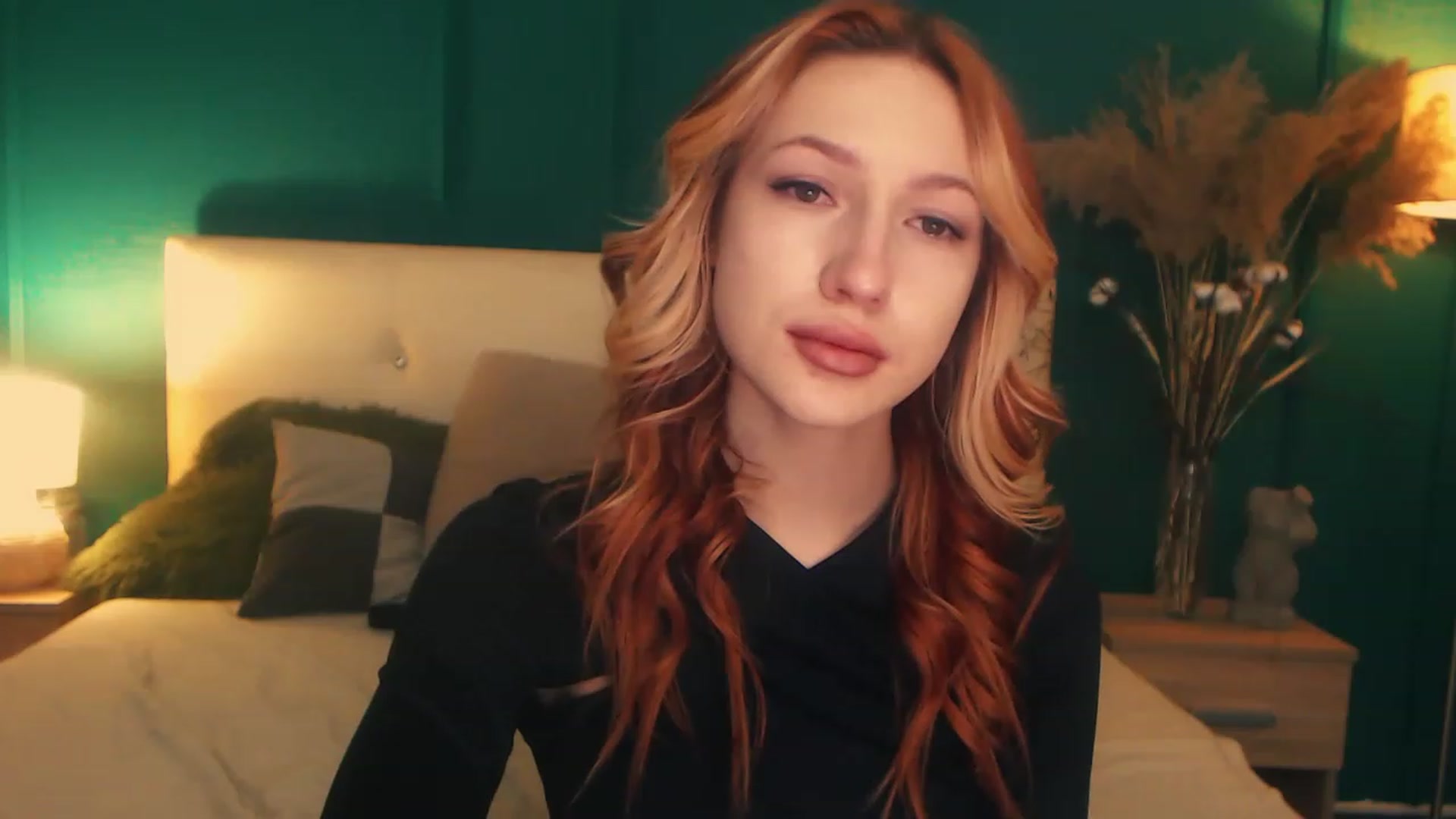 Gallery image thumbnail from LovelyGin's myfreecams stream on, 04/18/2023, 19:01 image 2 of 20