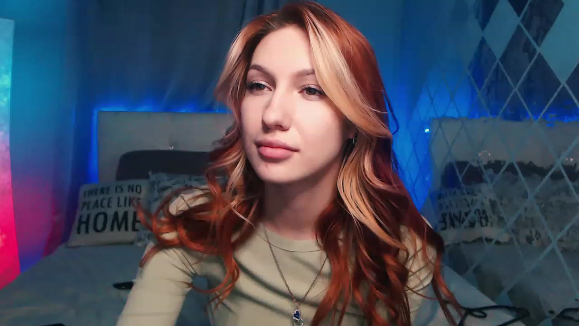 Gallery image thumbnail from LovelyGin's myfreecams stream on, 04/25/2023, 19:18 image 12 of 20