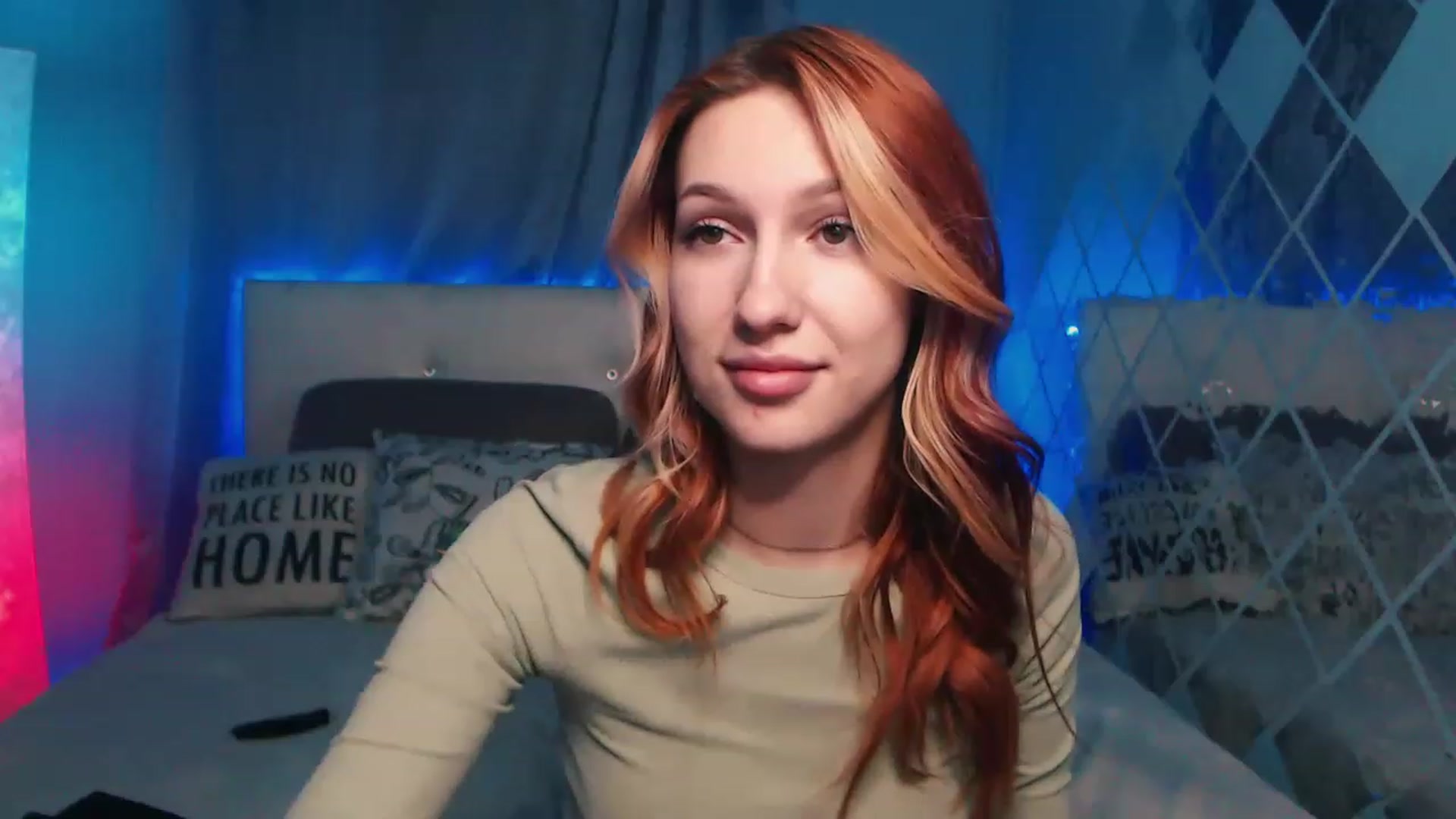 Gallery image thumbnail from LovelyGin's myfreecams stream on, 04/25/2023, 19:18 image 6 of 20