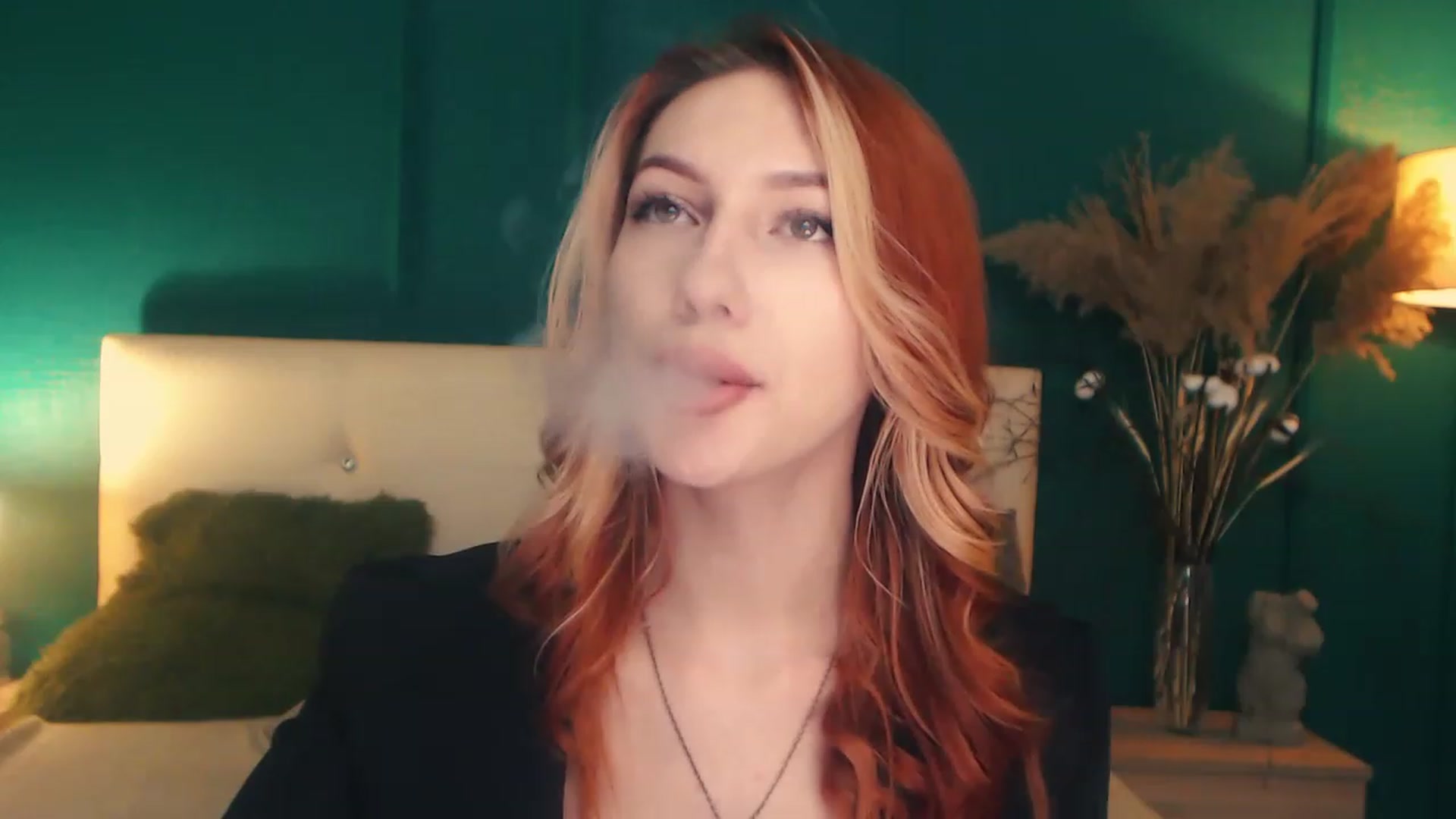 Gallery image thumbnail from LovelyGin's myfreecams stream on, 04/27/2023, 17:19 image 8 of 20