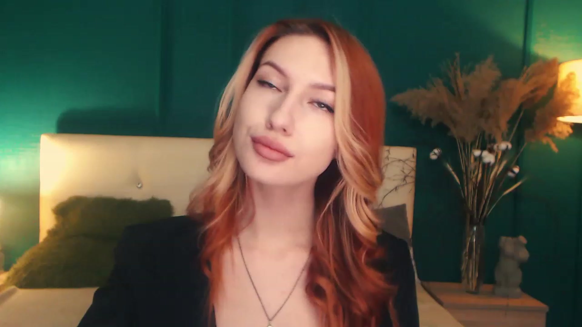 Gallery image thumbnail from LovelyGin's myfreecams stream on, 04/27/2023, 17:19 image 17 of 20