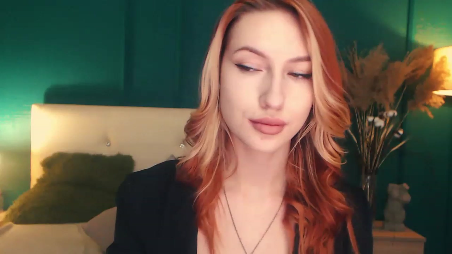 Gallery image thumbnail from LovelyGin's myfreecams stream on, 04/27/2023, 17:19 image 14 of 20