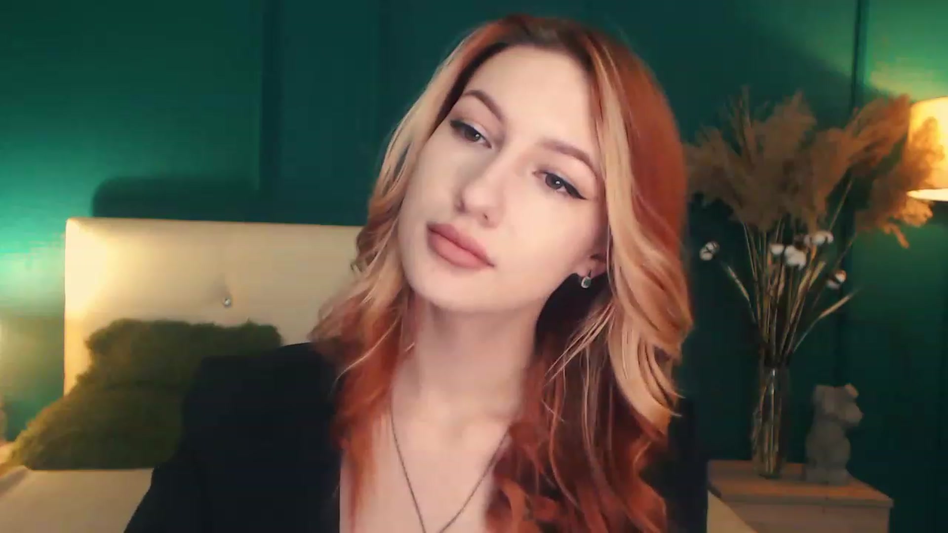 Gallery image thumbnail from LovelyGin's myfreecams stream on, 04/27/2023, 17:19 image 12 of 20