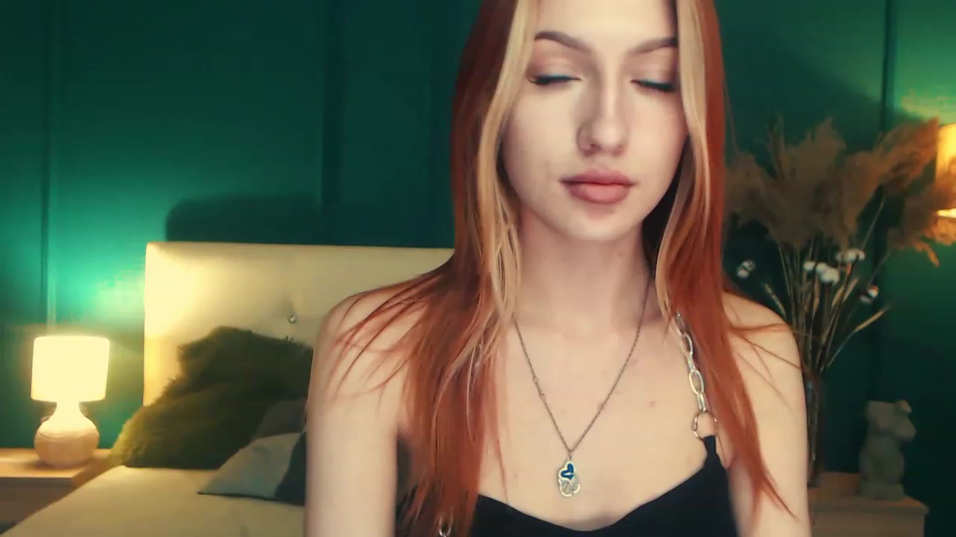 Gallery image thumbnail from LovelyGin's myfreecams stream on, 05/02/2023, 16:17 image 16 of 20
