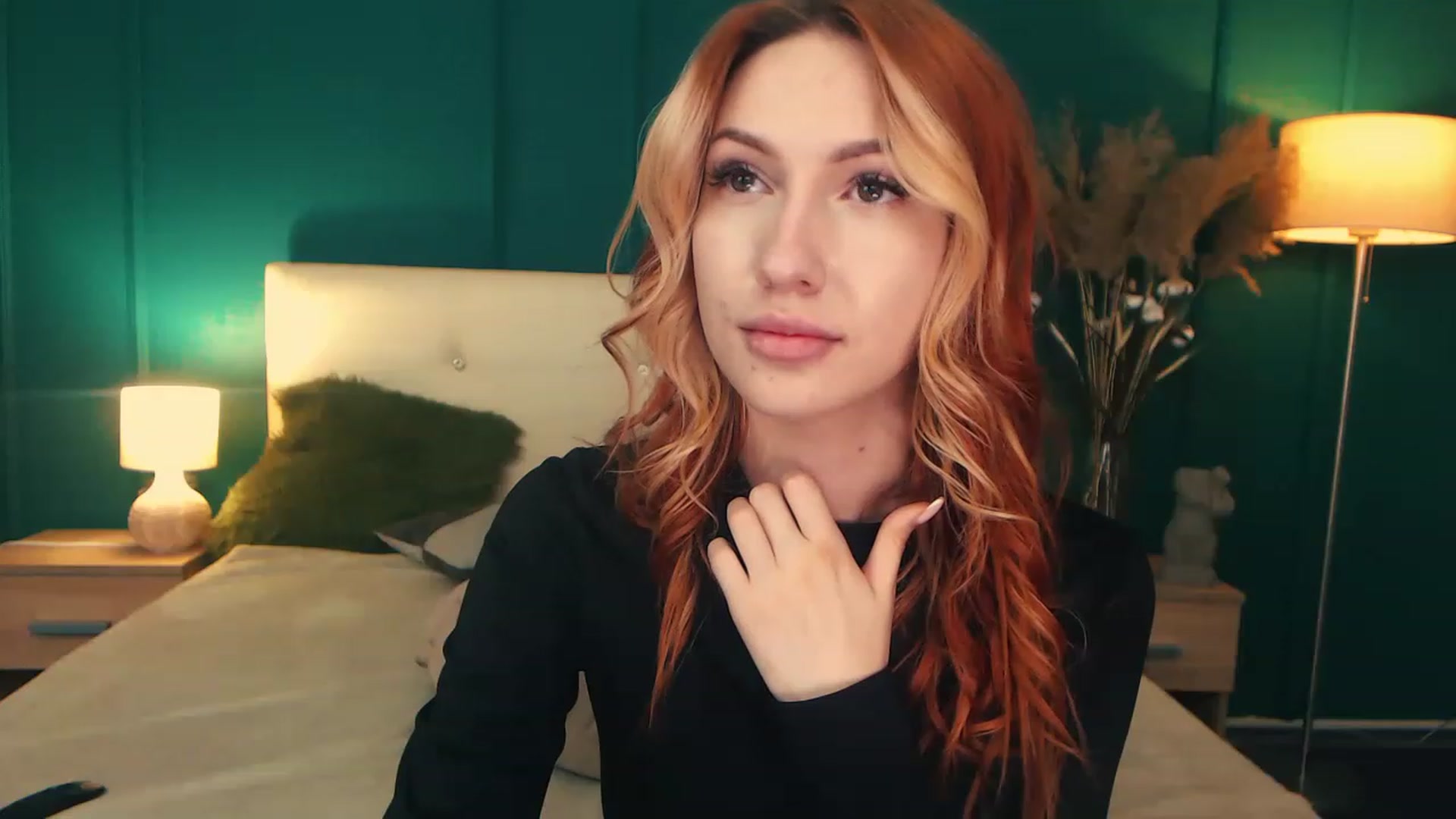 Gallery image thumbnail from LovelyGin's myfreecams stream on, 05/05/2023, 16:17 image 18 of 20