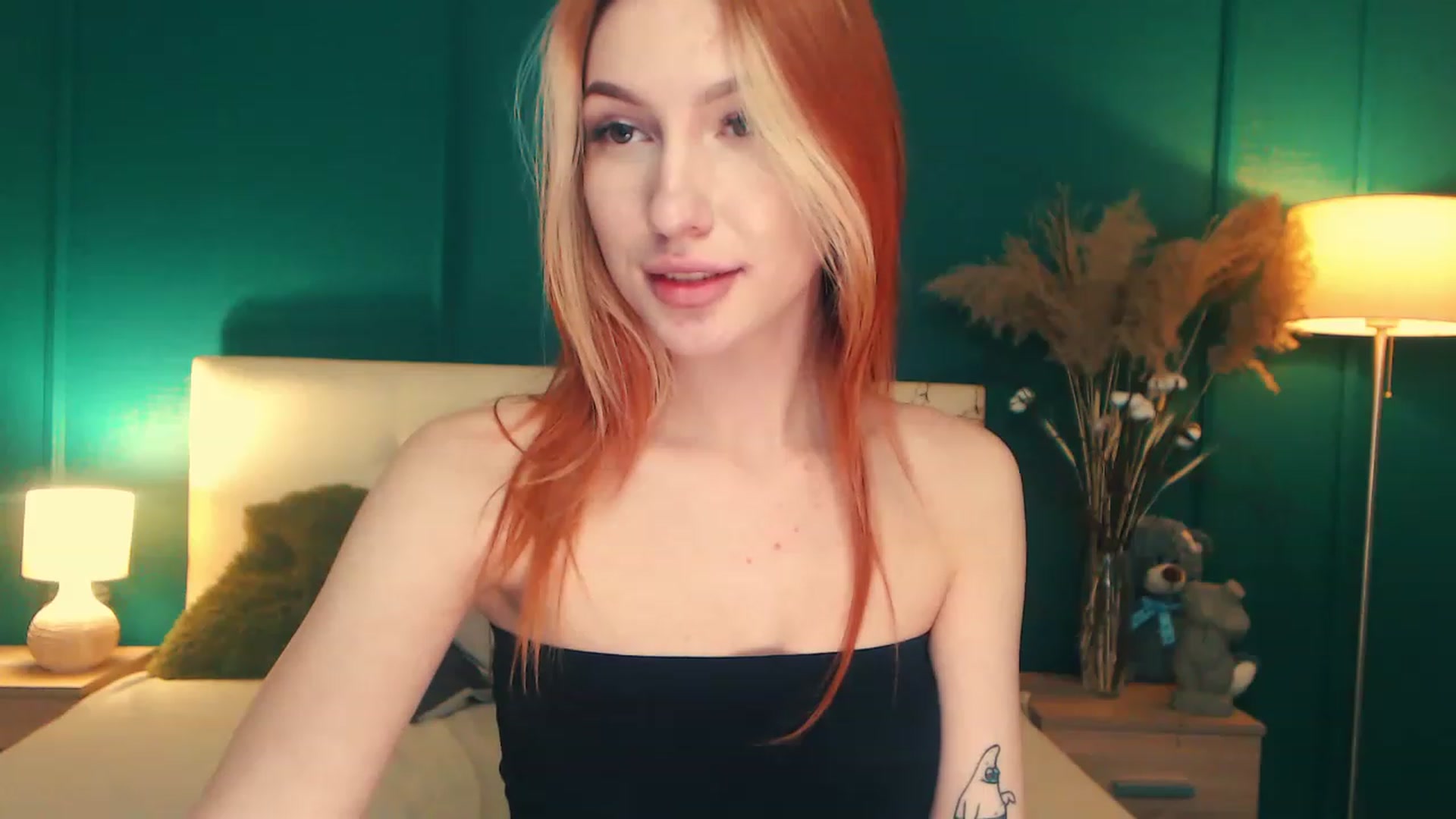 Gallery image thumbnail from LovelyGin's myfreecams stream on, 05/08/2023, 18:01 image 17 of 20