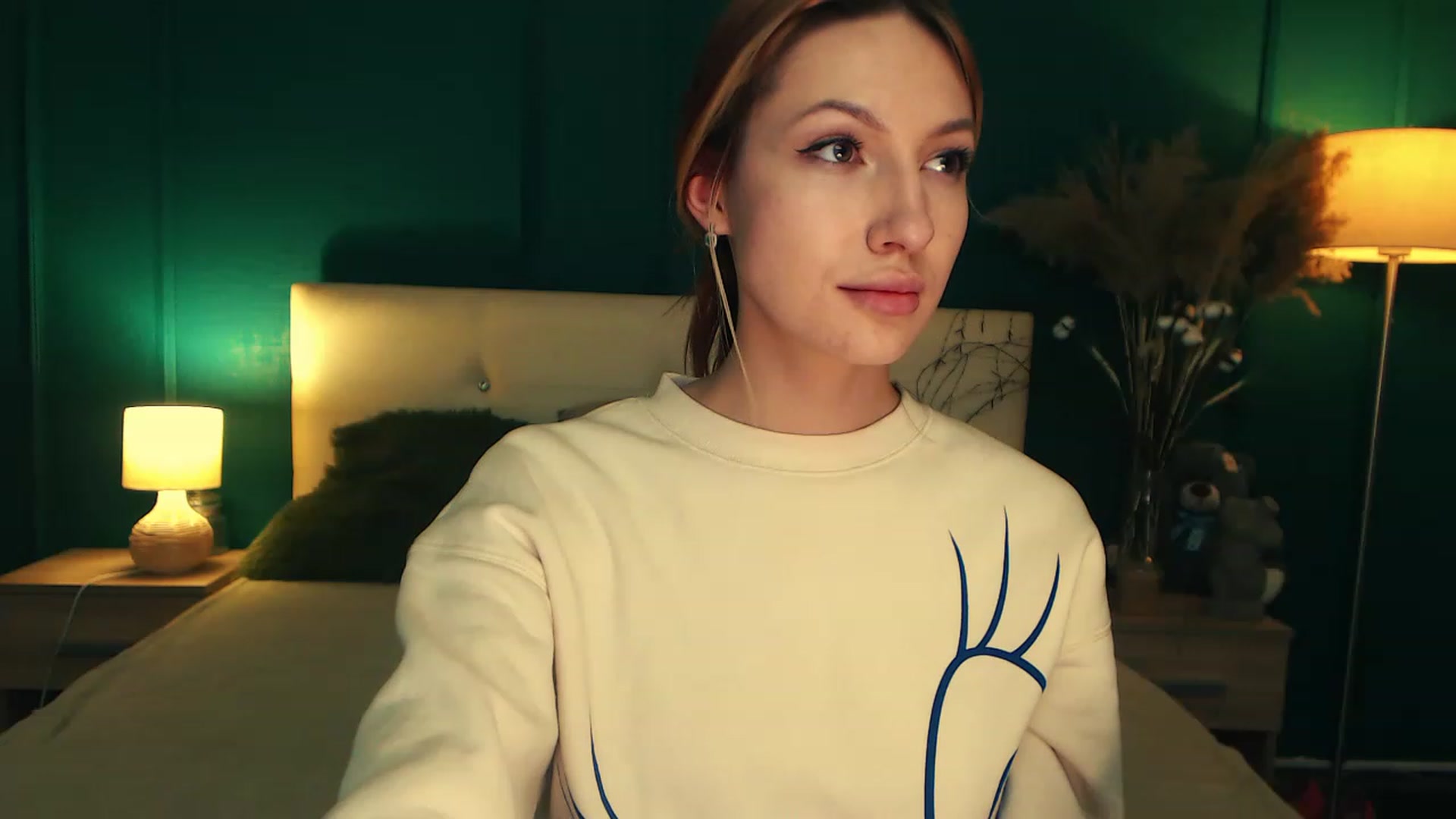 Gallery image thumbnail from LovelyGin's myfreecams stream on, 05/24/2023, 19:02 image 19 of 20