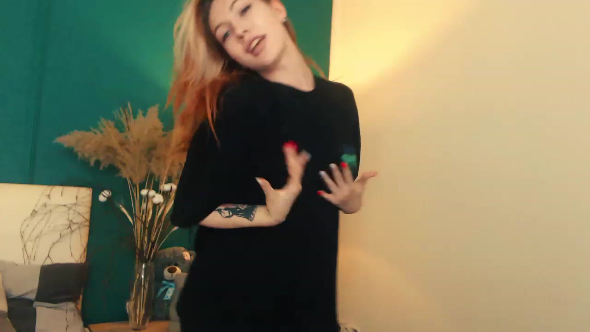 Gallery image thumbnail from LovelyGin's myfreecams stream on, 05/26/2023, 12:59 image 12 of 20