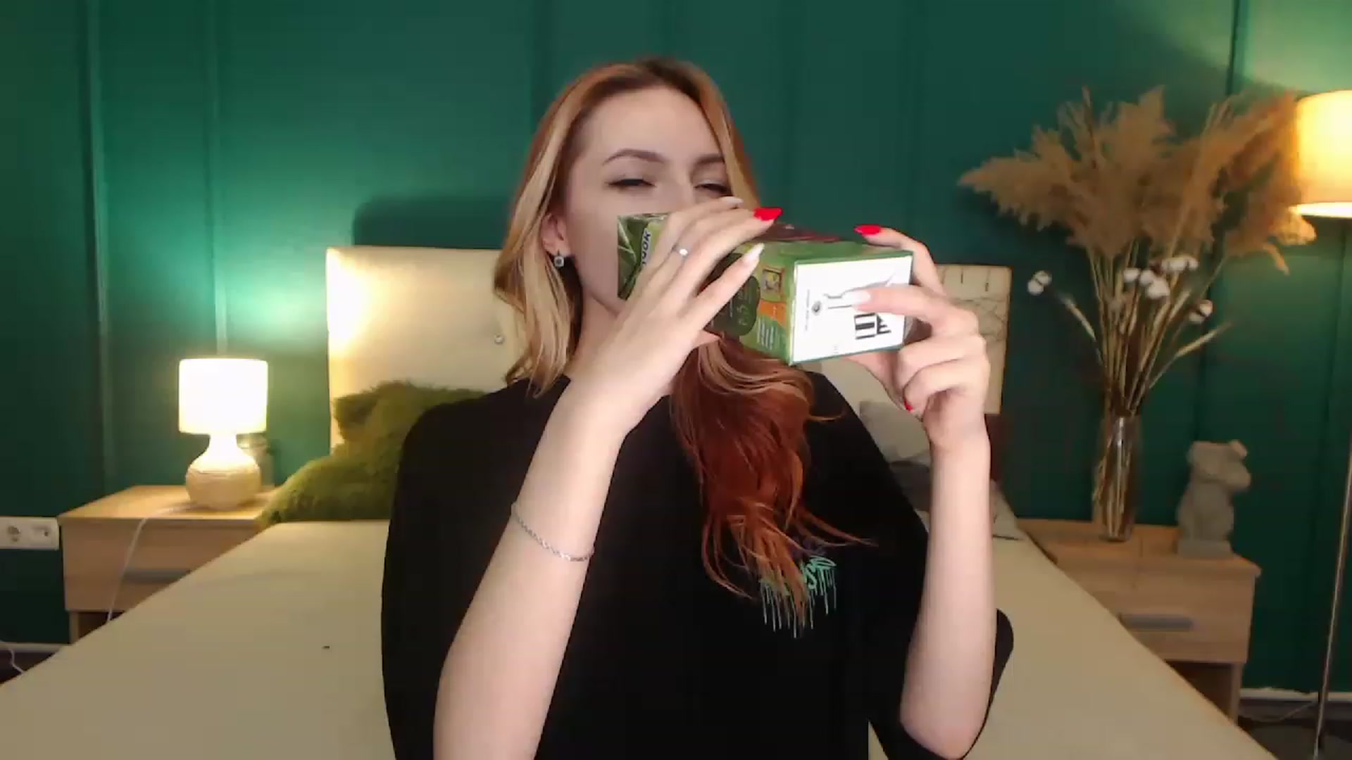 Gallery image thumbnail from LovelyGin's myfreecams stream on, 05/26/2023, 18:56 image 12 of 20