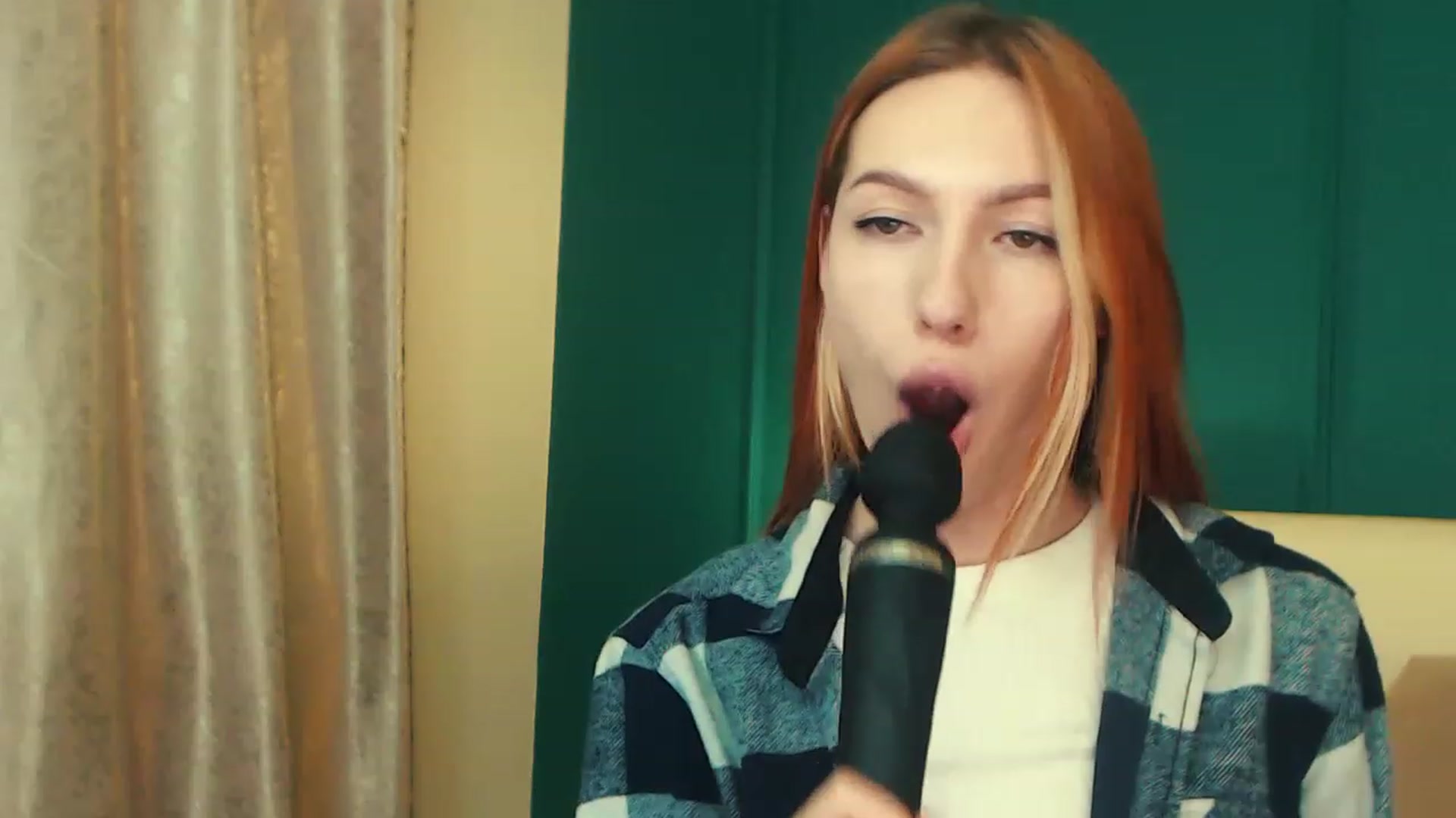 Gallery image thumbnail from LovelyGin's myfreecams stream on, 05/30/2023, 19:07 image 18 of 20