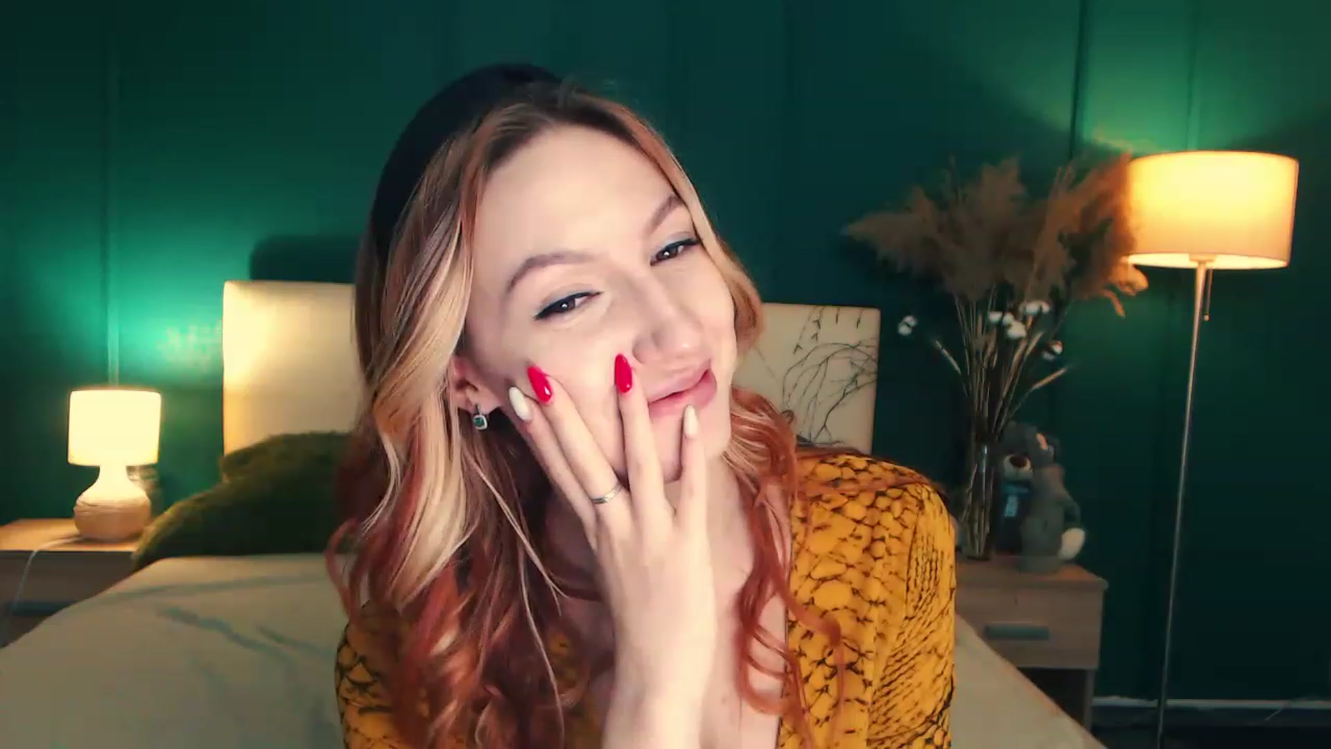 Gallery image thumbnail from LovelyGin's myfreecams stream on, 05/31/2023, 16:04 image 16 of 20