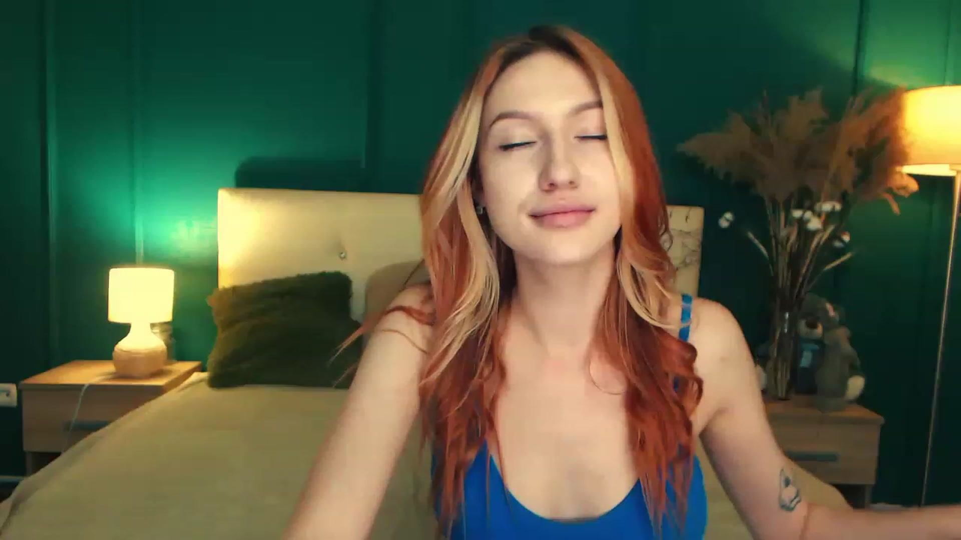 Gallery image thumbnail from LovelyGin's myfreecams stream on, 06/01/2023, 17:45 image 12 of 20