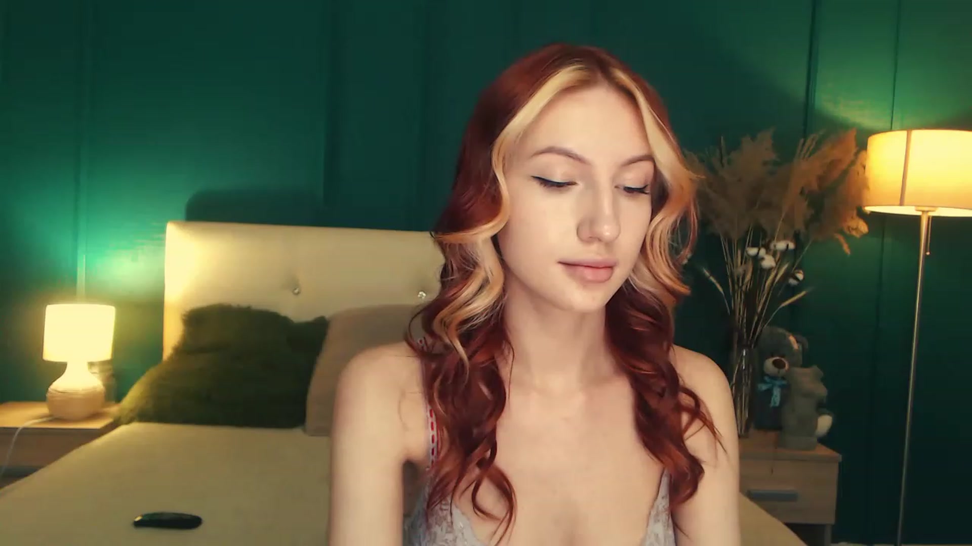 Gallery image thumbnail from LovelyGin's myfreecams stream on, 06/06/2023, 14:18 image 17 of 20