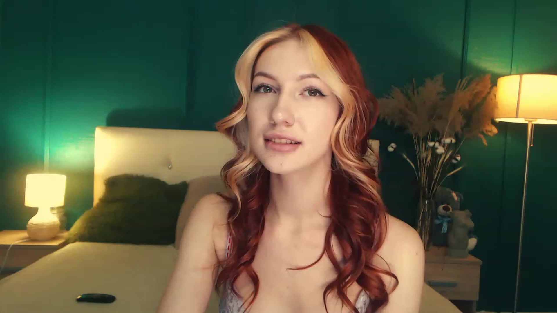 Gallery image thumbnail from LovelyGin's myfreecams stream on, 06/06/2023, 14:18 image 16 of 20