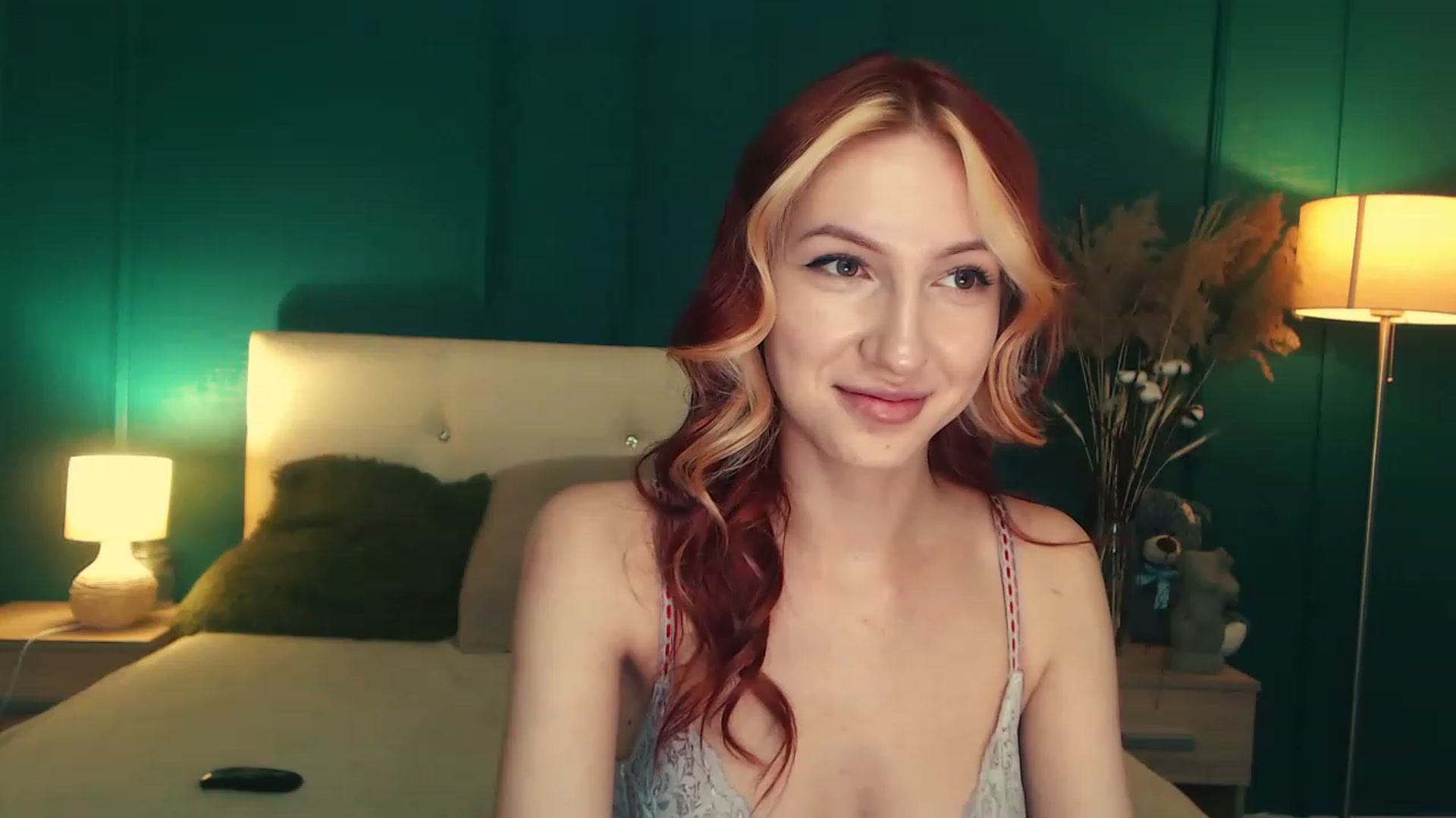 Gallery image thumbnail from LovelyGin's myfreecams stream on, 06/06/2023, 14:18 image 18 of 20