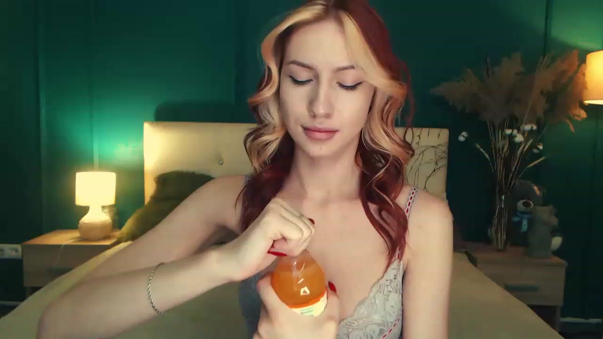 Gallery image thumbnail from LovelyGin's myfreecams stream on, 06/06/2023, 15:41 image 1 of 20