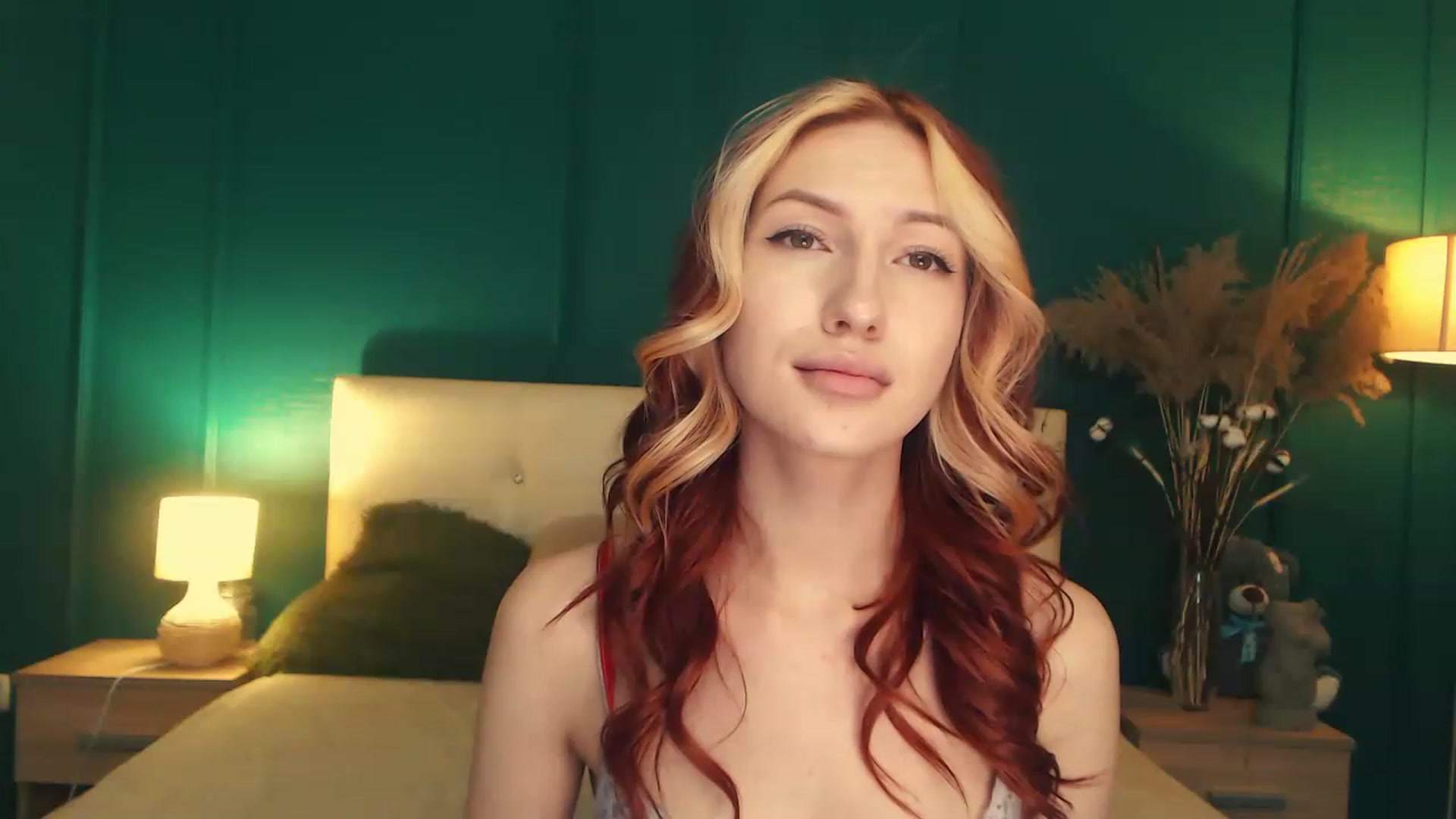 Gallery image thumbnail from LovelyGin's myfreecams stream on, 06/06/2023, 17:21 image 8 of 20