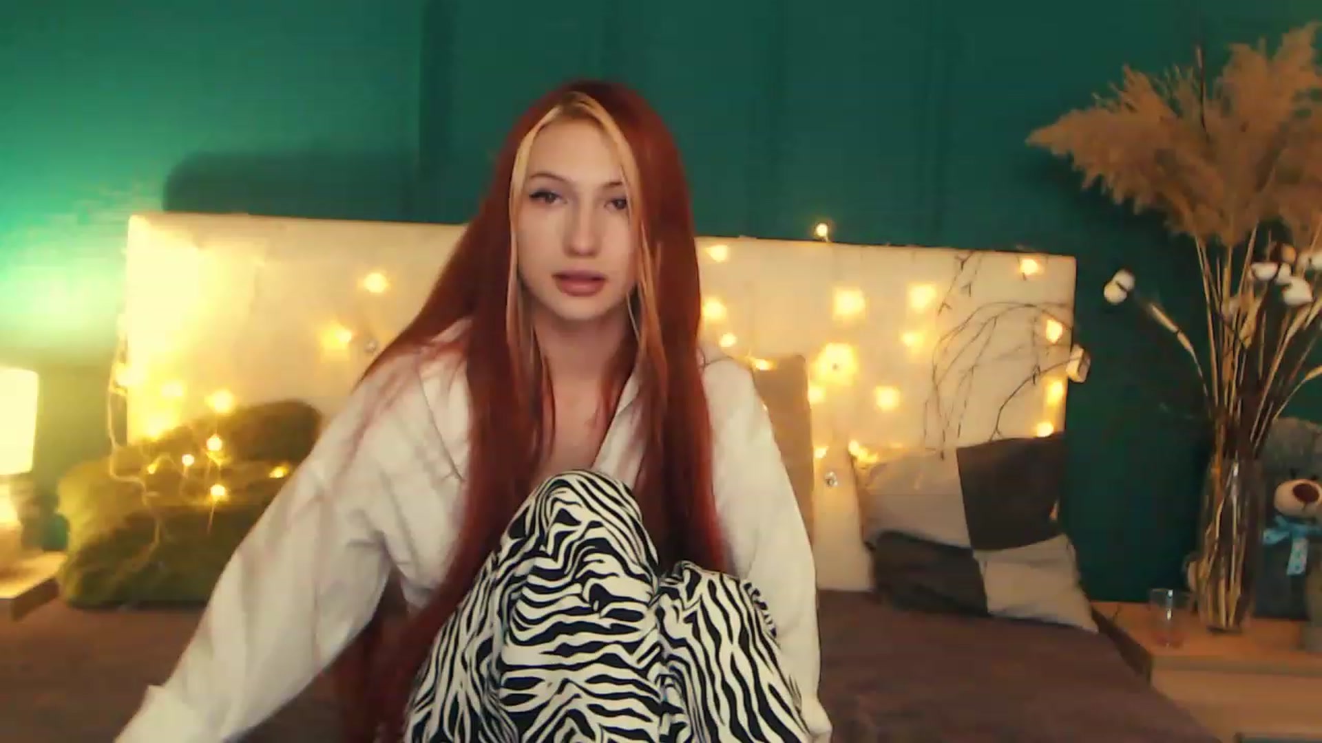 Gallery image thumbnail from LovelyGin's myfreecams stream on, 06/08/2023, 18:29 image 18 of 20