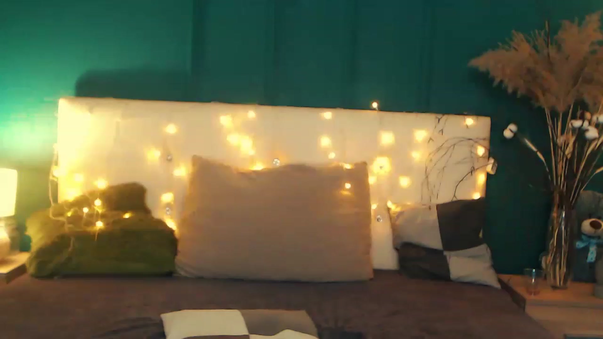 Gallery image thumbnail from LovelyGin's myfreecams stream on, 06/08/2023, 18:29 image 14 of 20