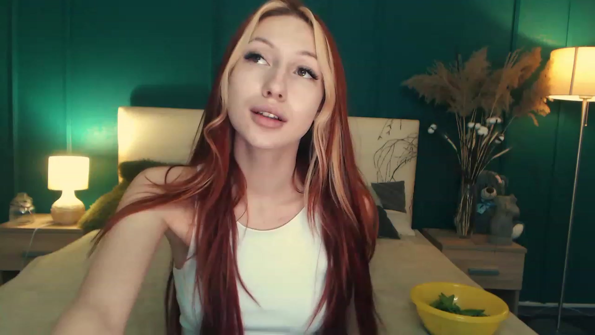 Gallery image thumbnail from LovelyGin's myfreecams stream on, 06/14/2023, 17:19 image 5 of 20