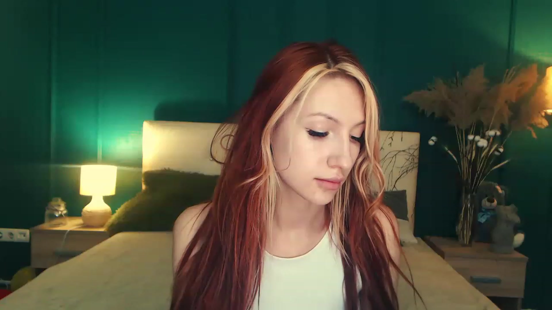 Gallery image thumbnail from LovelyGin's myfreecams stream on, 06/14/2023, 18:09 image 20 of 20