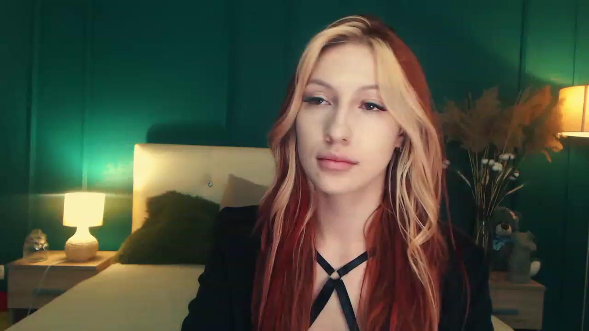 Gallery image thumbnail from LovelyGin's myfreecams stream on, 06/16/2023, 15:27 image 12 of 20