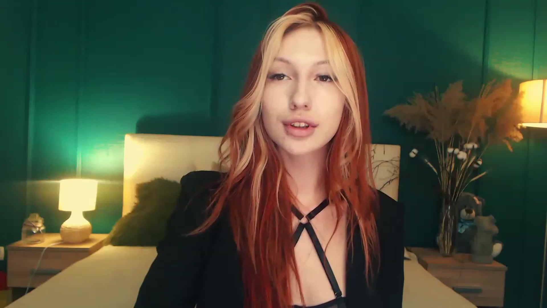 Gallery image thumbnail from LovelyGin's myfreecams stream on, 06/16/2023, 15:27 image 10 of 20