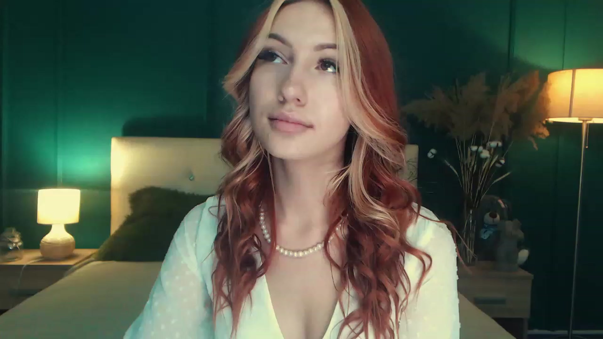 Gallery image thumbnail from LovelyGin's myfreecams stream on, 06/19/2023, 14:19 image 5 of 20