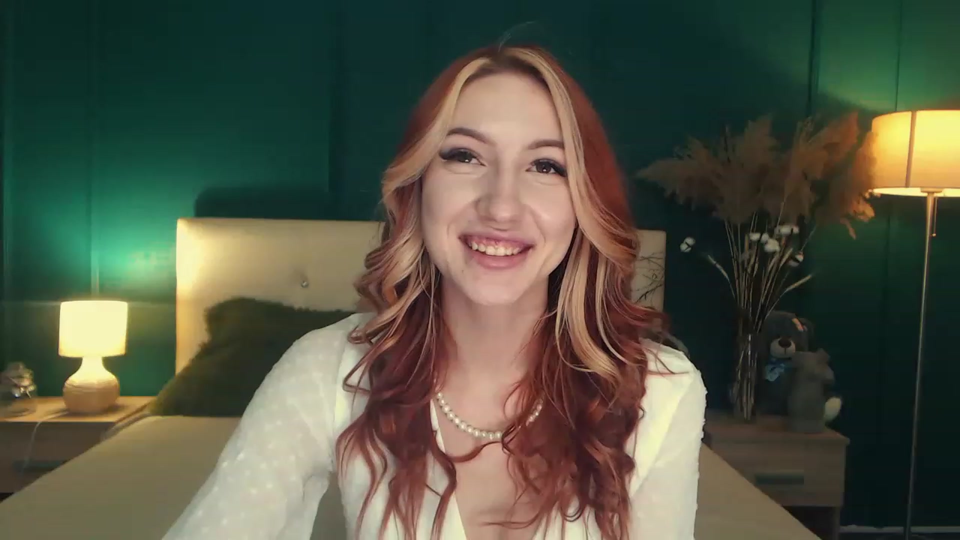 Gallery image thumbnail from LovelyGin's myfreecams stream on, 06/19/2023, 14:19 image 9 of 20