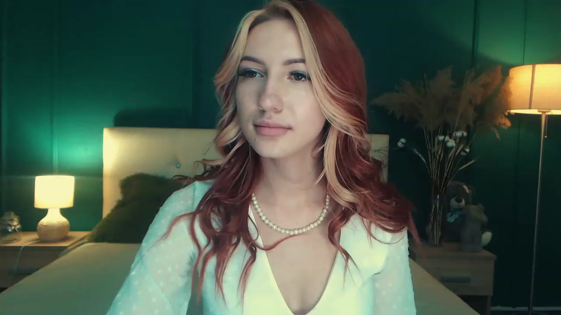 Gallery image thumbnail from LovelyGin's myfreecams stream on, 06/19/2023, 14:19 image 7 of 20
