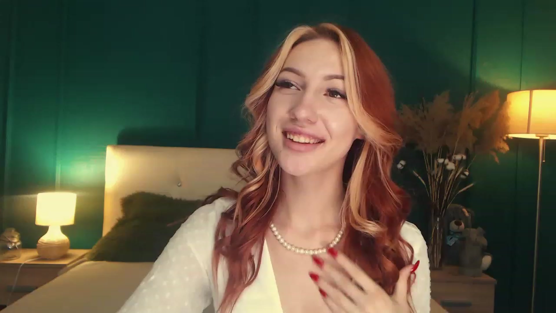 Gallery image thumbnail from LovelyGin's myfreecams stream on, 06/19/2023, 14:19 image 16 of 20