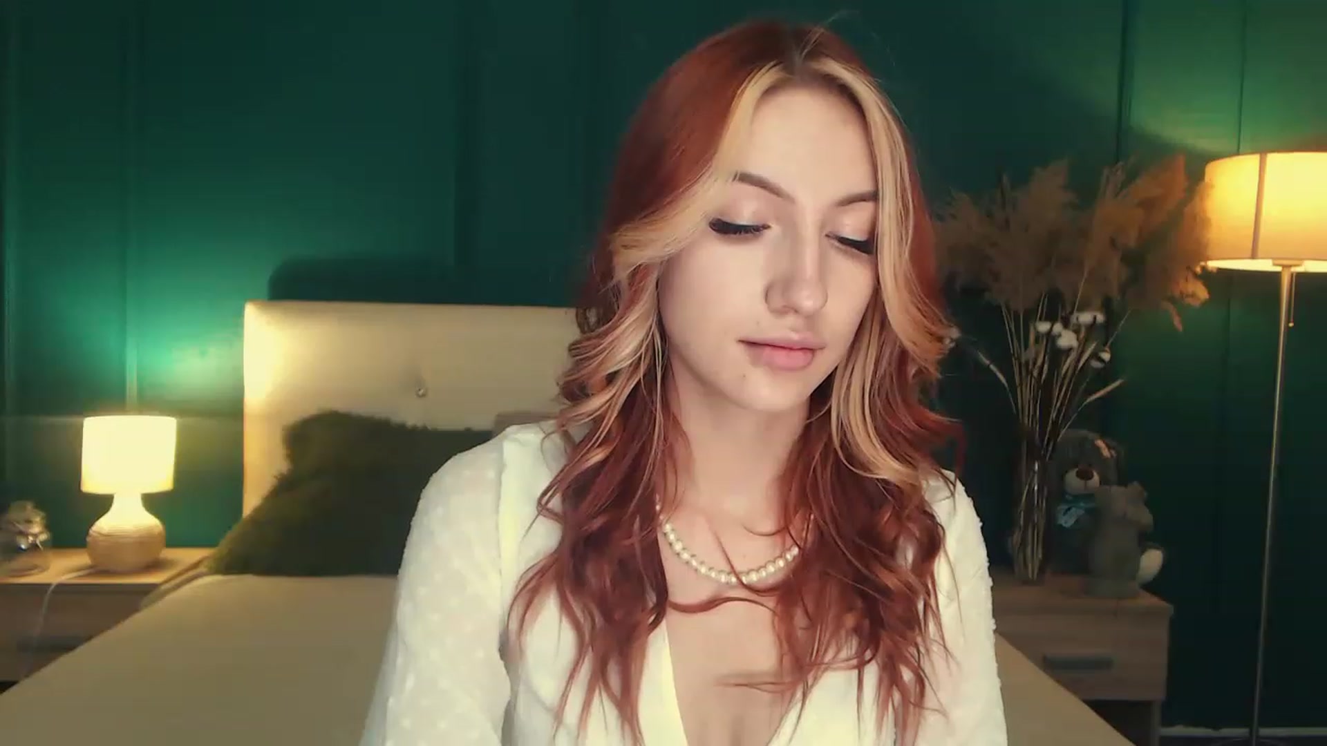 Gallery image thumbnail from LovelyGin's myfreecams stream on, 06/19/2023, 14:19 image 12 of 20