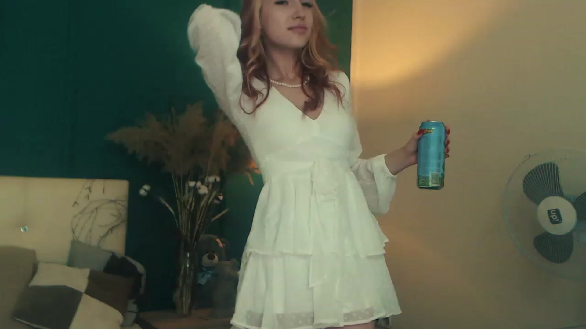 Gallery image thumbnail from LovelyGin's myfreecams stream on, 06/19/2023, 14:19 image 4 of 20