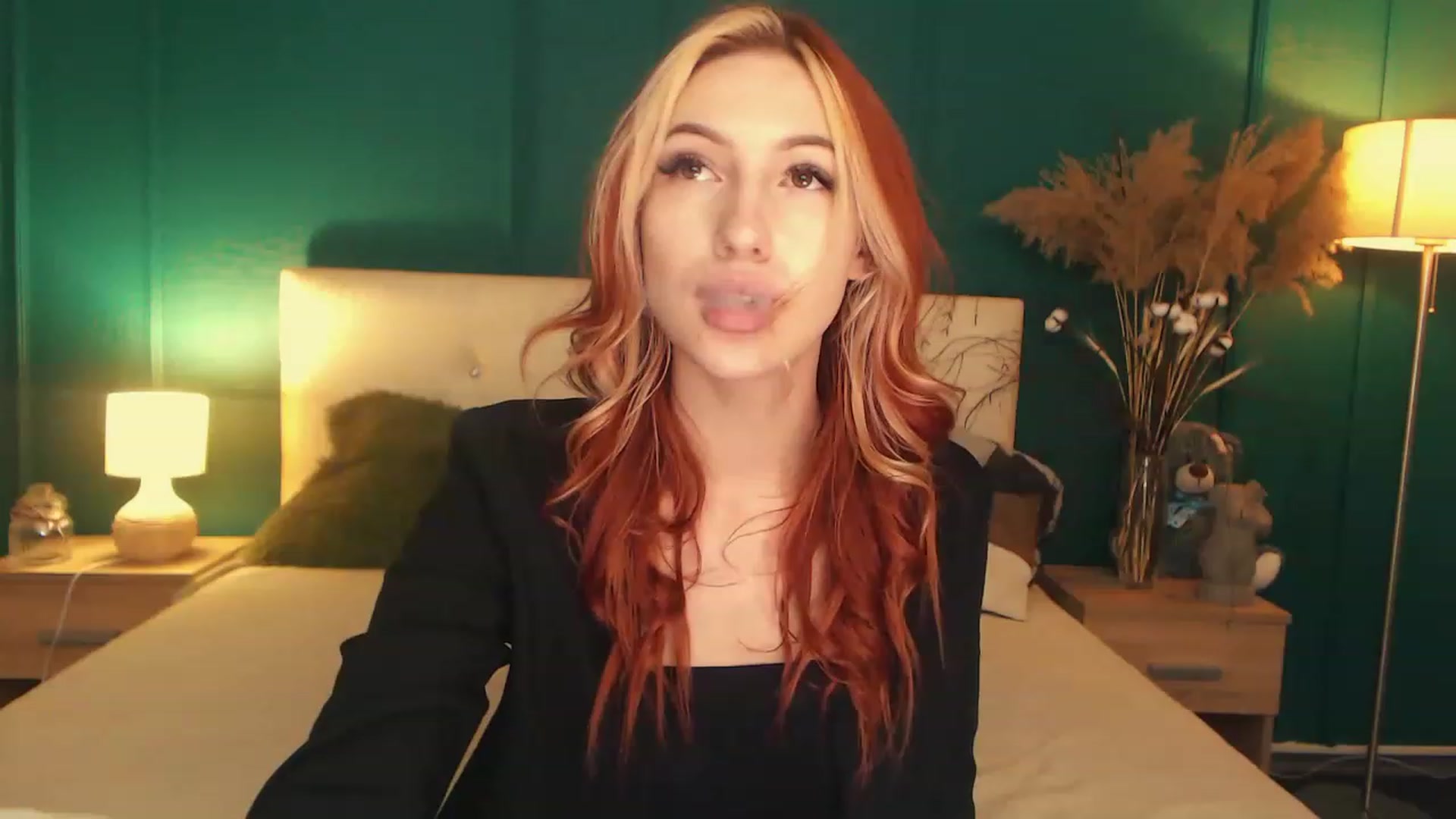 Gallery image thumbnail from LovelyGin's myfreecams stream on, 06/19/2023, 16:01 image 2 of 20