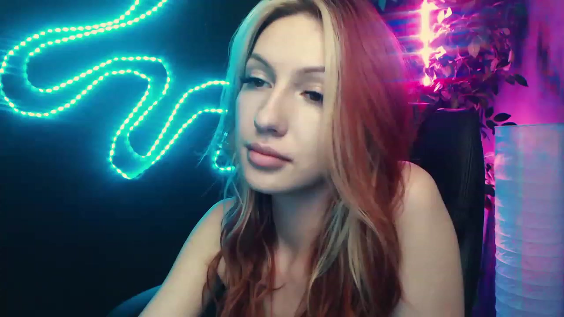 Gallery image thumbnail from LovelyGin's myfreecams stream on, 06/20/2023, 13:33 image 12 of 20