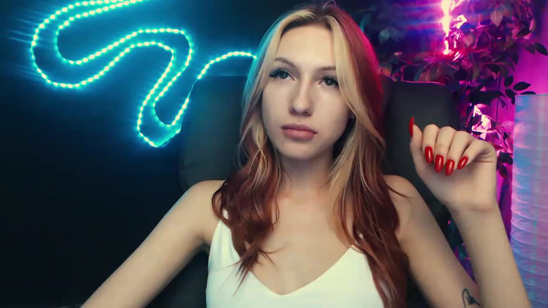 Gallery image thumbnail from LovelyGin's myfreecams stream on, 06/20/2023, 16:44 image 2 of 20