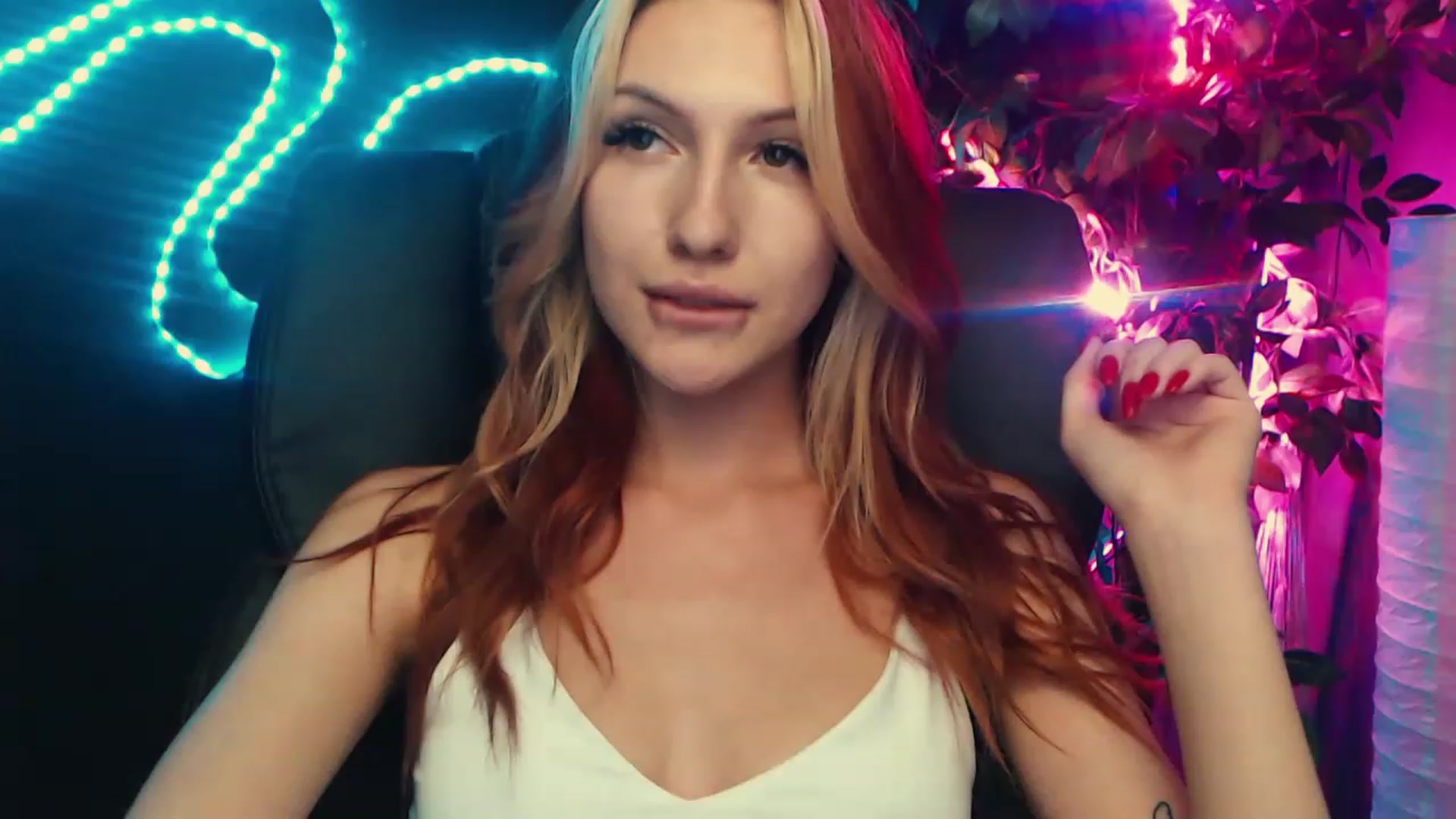 Gallery image thumbnail from LovelyGin's myfreecams stream on, 06/20/2023, 16:44 image 15 of 20