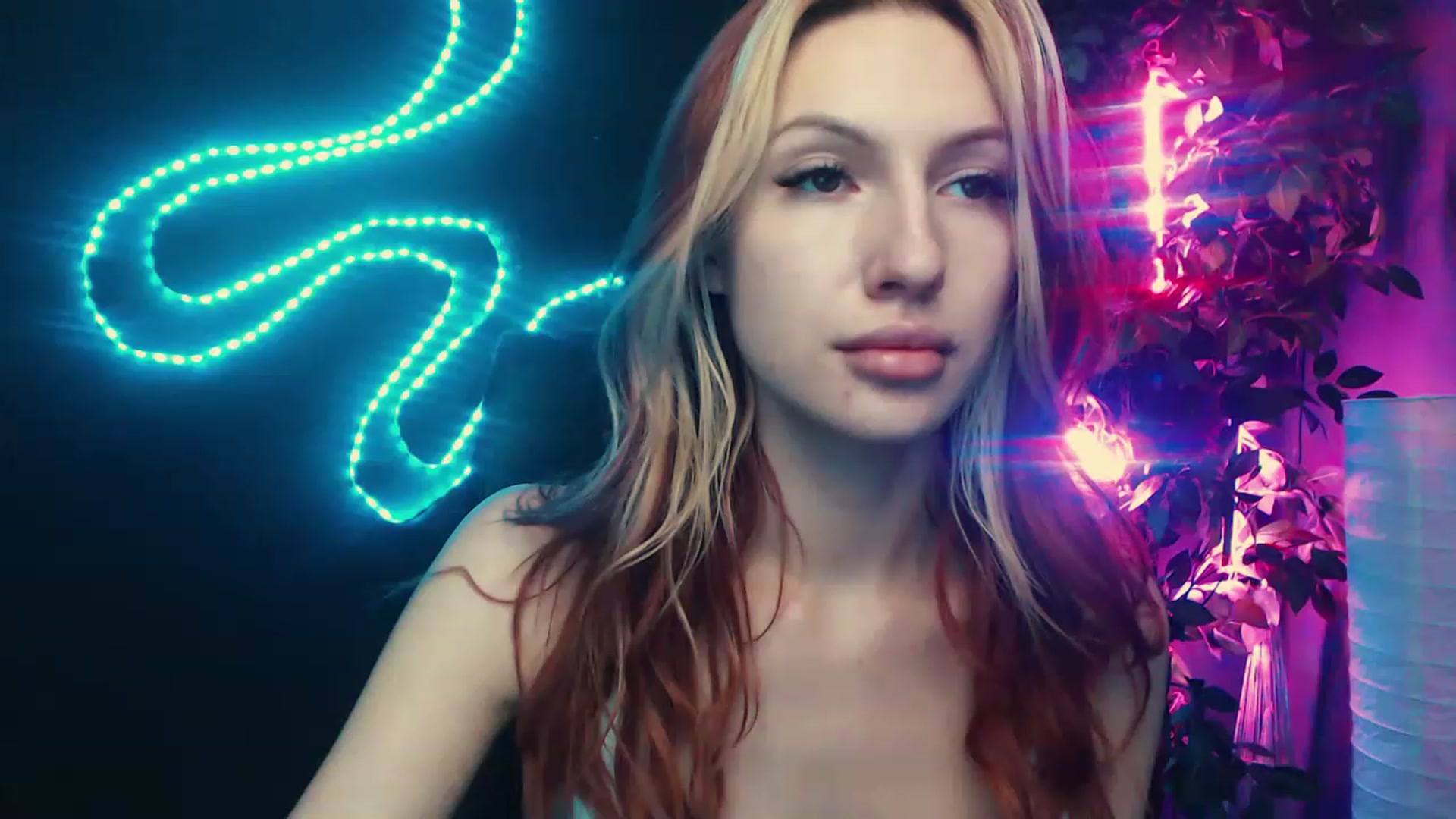 Gallery image thumbnail from LovelyGin's myfreecams stream on, 06/20/2023, 16:44 image 6 of 20