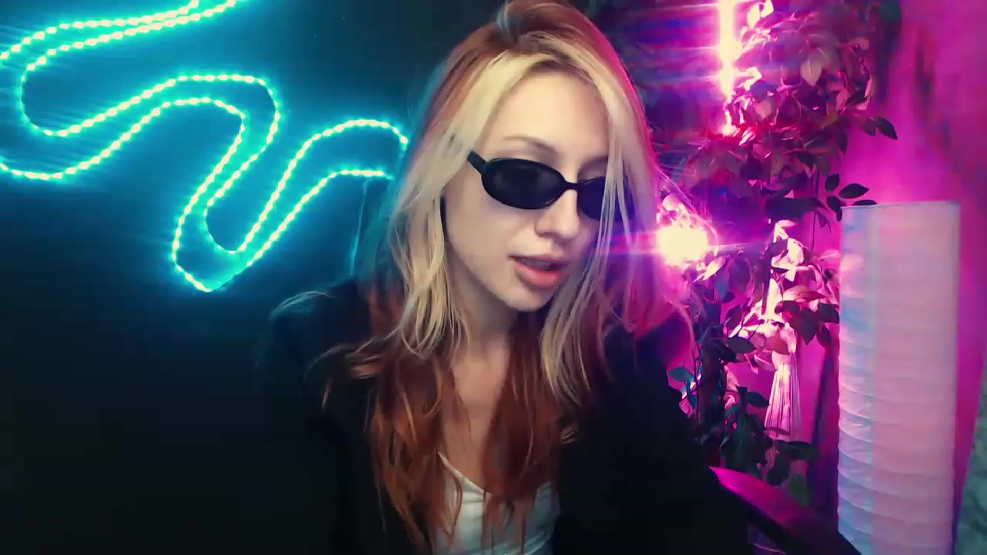 Gallery image thumbnail from LovelyGin's myfreecams stream on, 06/20/2023, 18:31 image 8 of 20