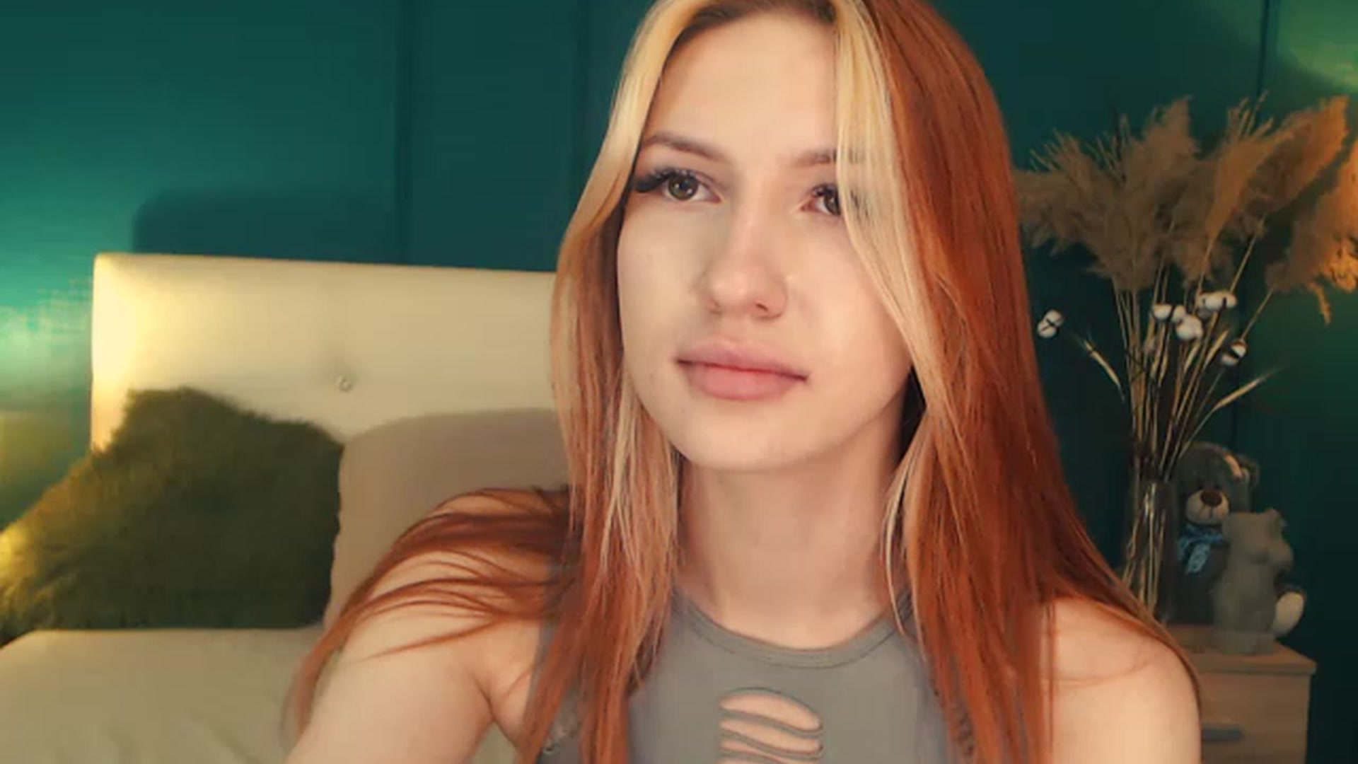 Gallery image thumbnail from LovelyGin's myfreecams stream on, 06/21/2023, 18:44 image 11 of 20