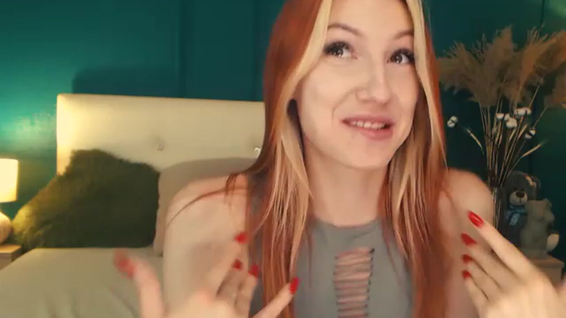 Gallery image thumbnail from LovelyGin's myfreecams stream on, 06/21/2023, 18:44 image 10 of 20