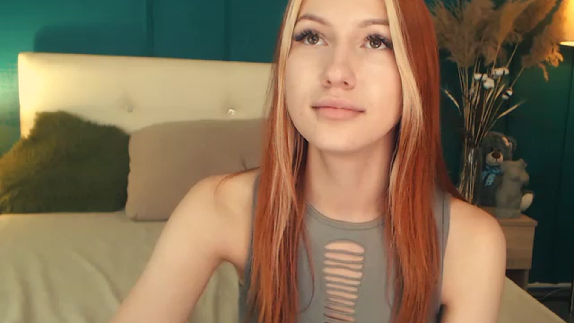 Gallery image thumbnail from LovelyGin's myfreecams stream on, 06/21/2023, 18:44 image 17 of 20