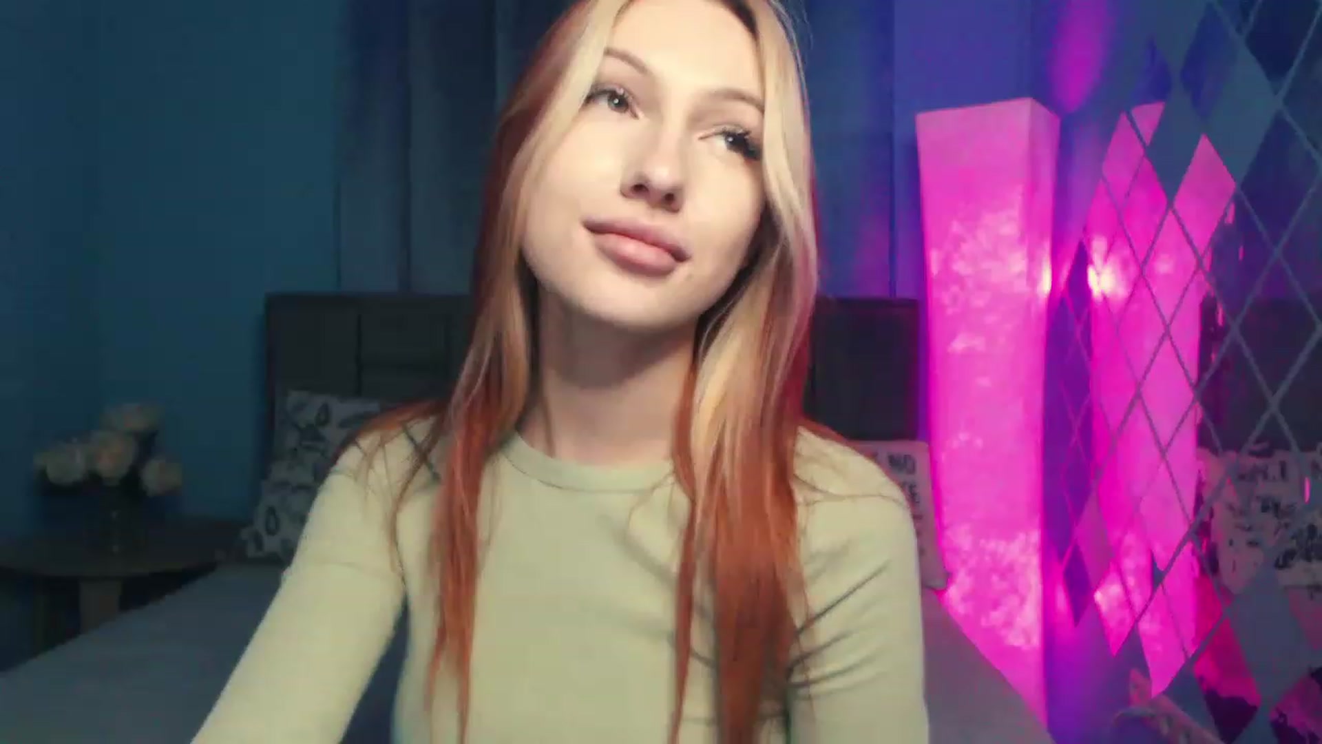 Gallery image thumbnail from LovelyGin's myfreecams stream on, 06/26/2023, 13:05 image 14 of 20