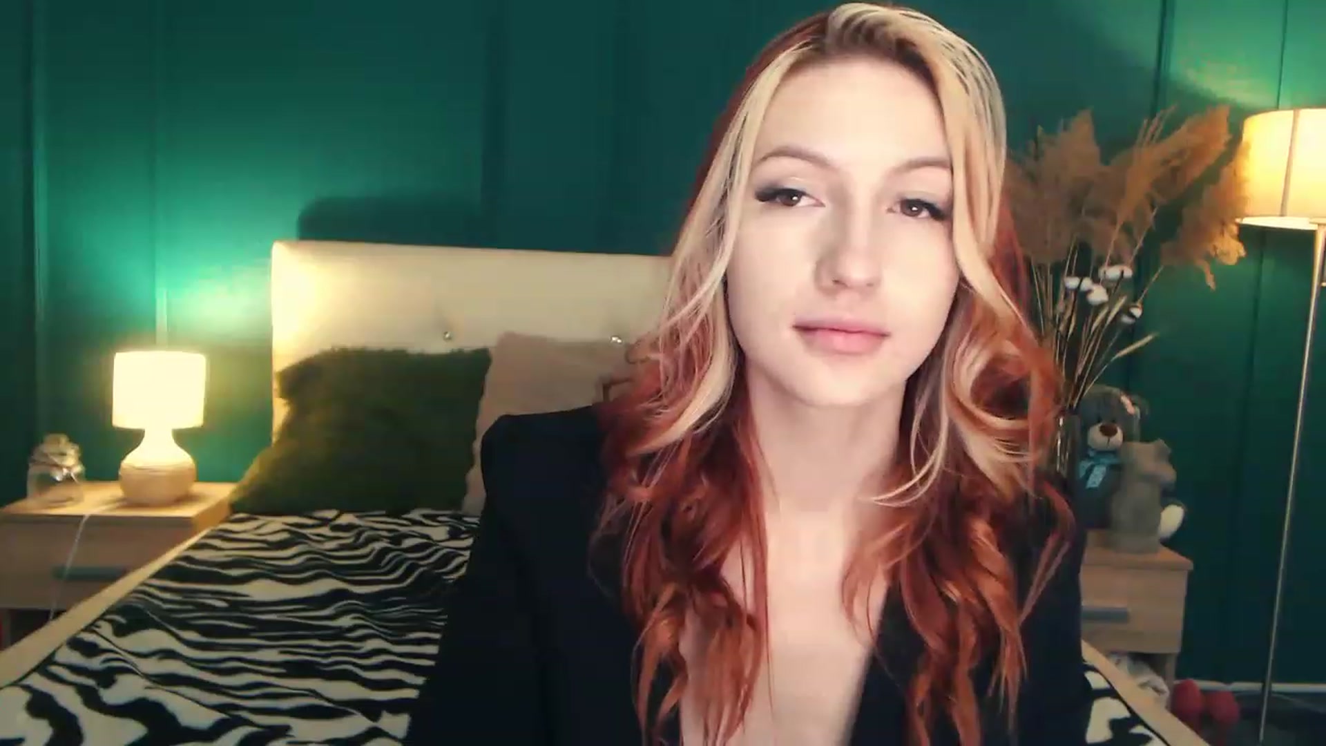 Gallery image thumbnail from LovelyGin's myfreecams stream on, 06/27/2023, 14:17 image 15 of 20