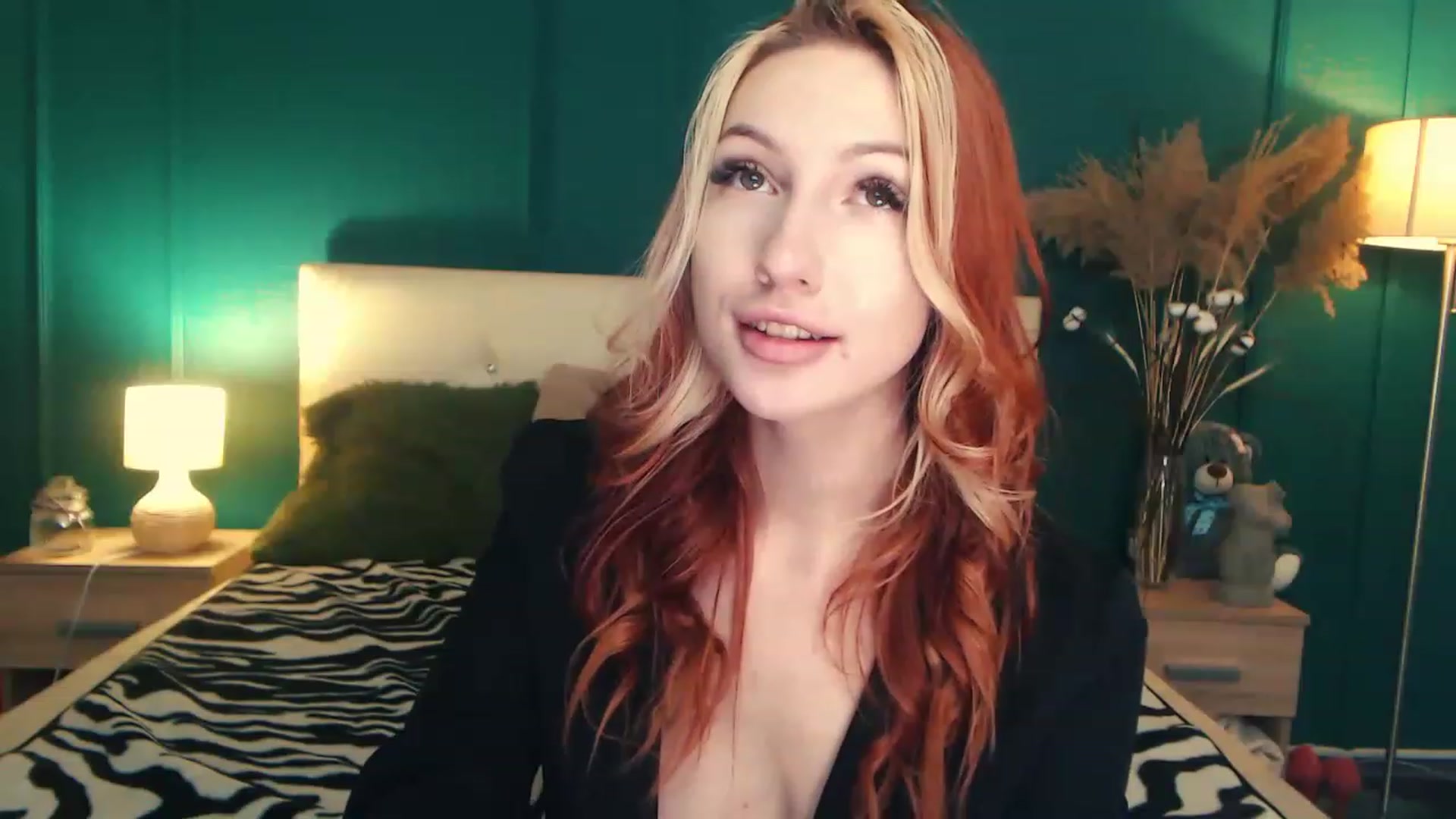 Gallery image thumbnail from LovelyGin's myfreecams stream on, 06/27/2023, 14:17 image 14 of 20