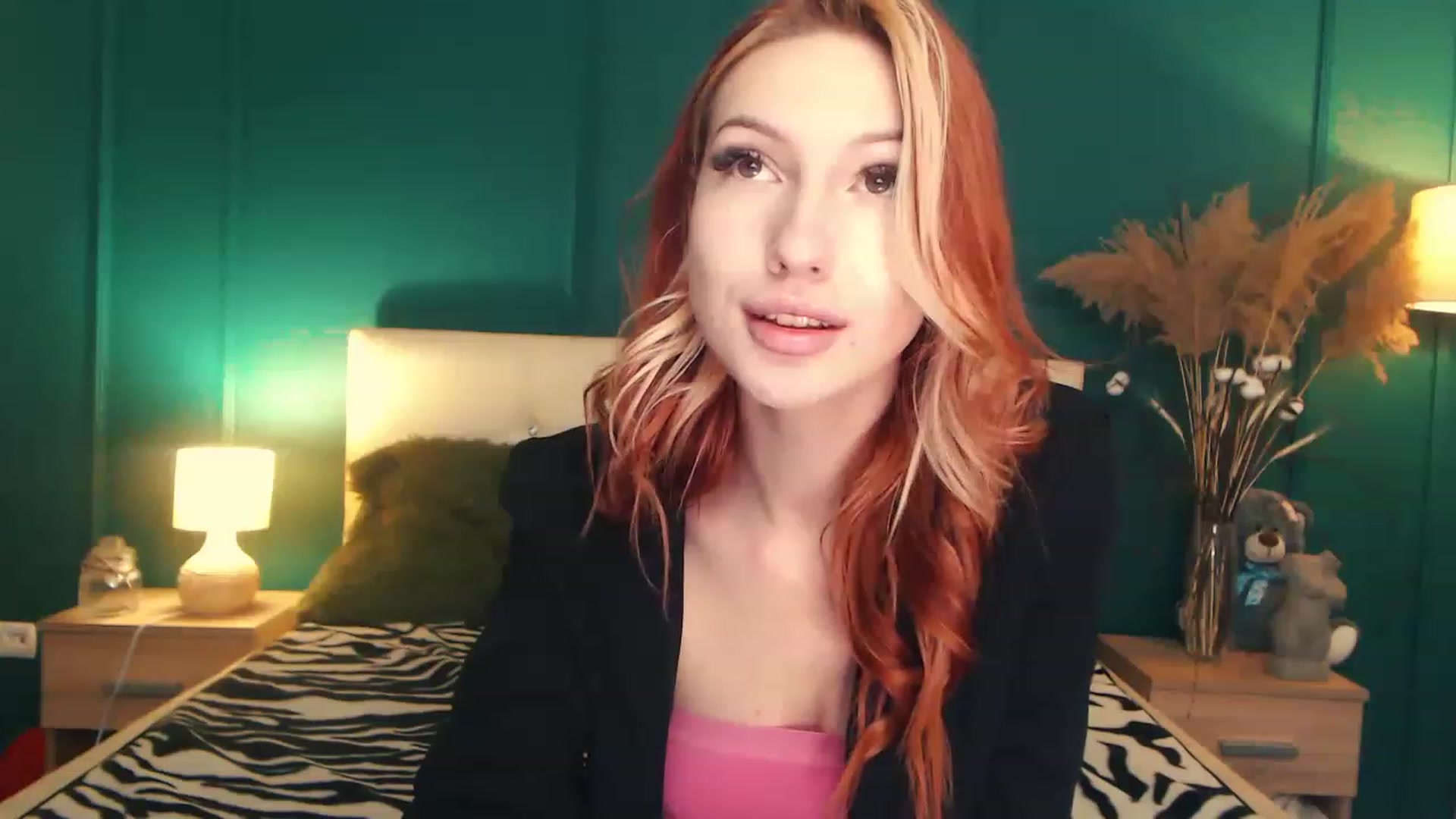 Gallery image thumbnail from LovelyGin's myfreecams stream on, 06/27/2023, 14:17 image 3 of 20