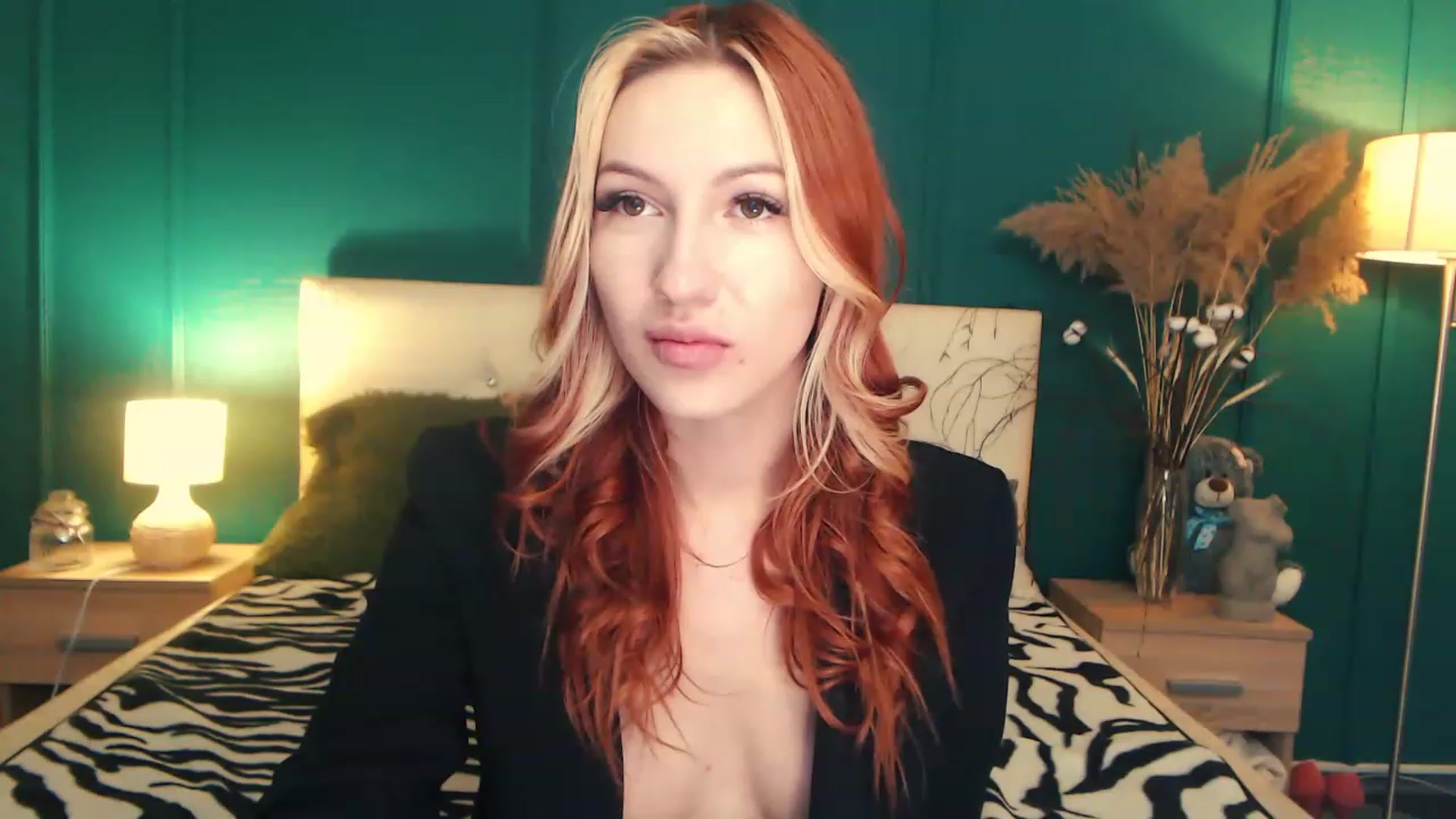 Gallery image thumbnail from LovelyGin's myfreecams stream on, 06/27/2023, 14:17 image 9 of 20