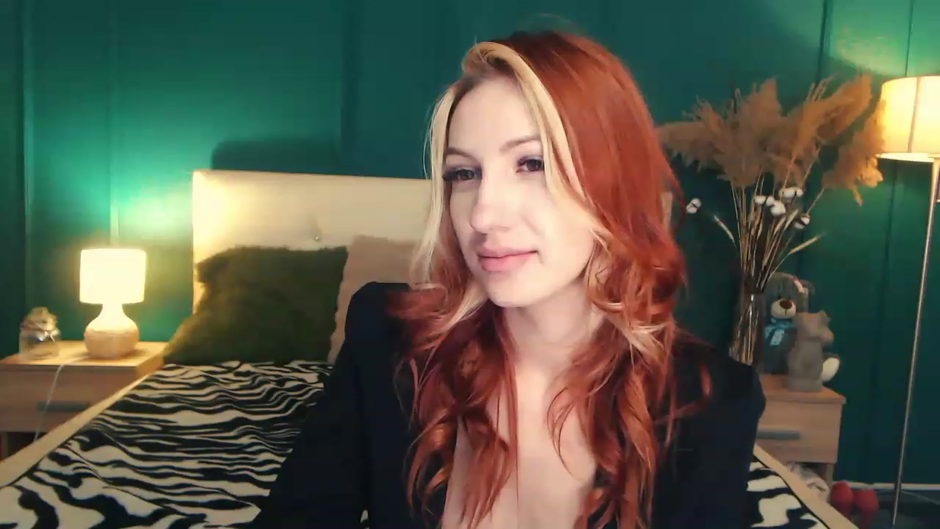 Gallery image thumbnail from LovelyGin's myfreecams stream on, 06/27/2023, 14:17 image 17 of 20