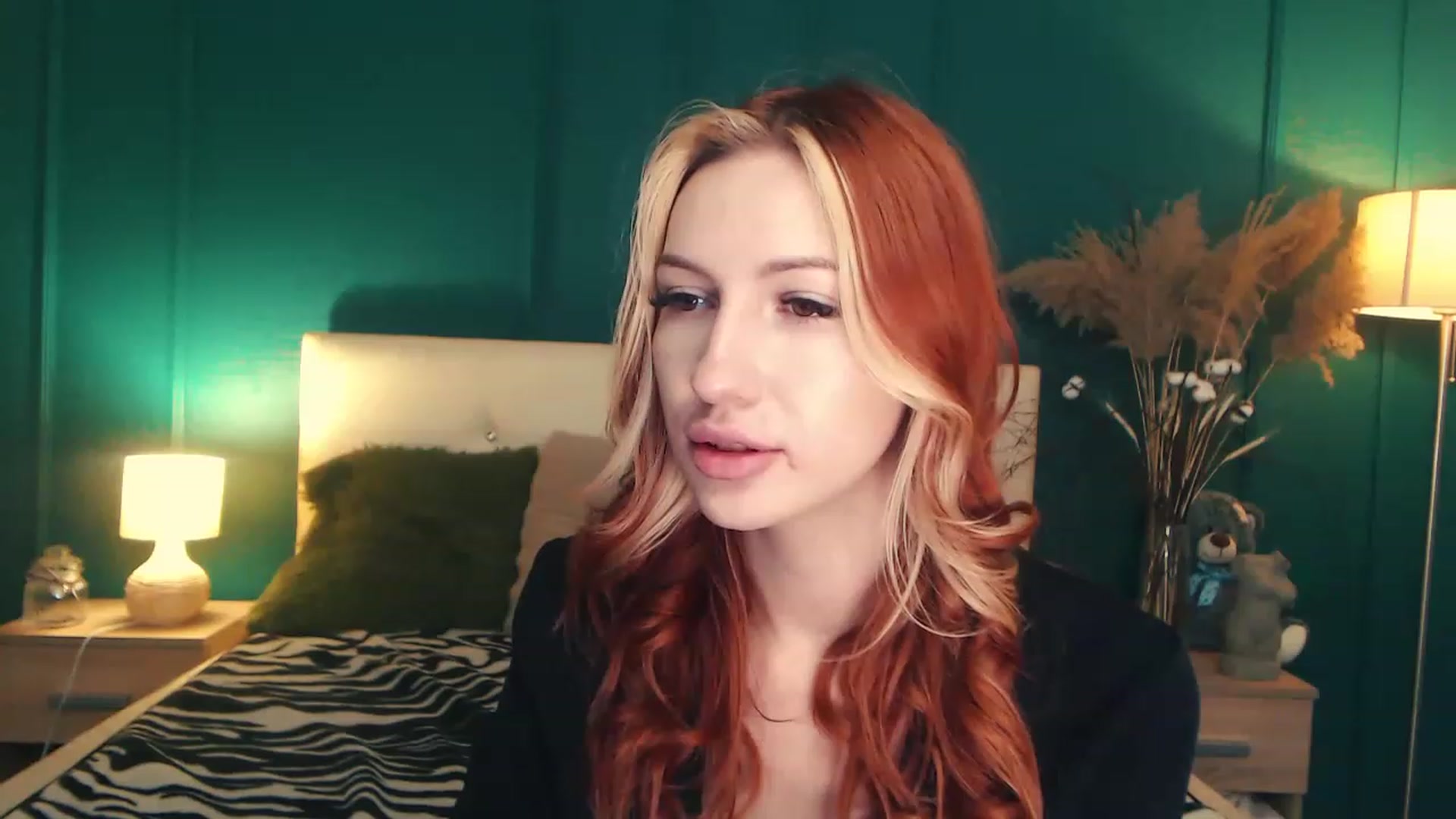 Gallery image thumbnail from LovelyGin's myfreecams stream on, 06/27/2023, 14:17 image 8 of 20
