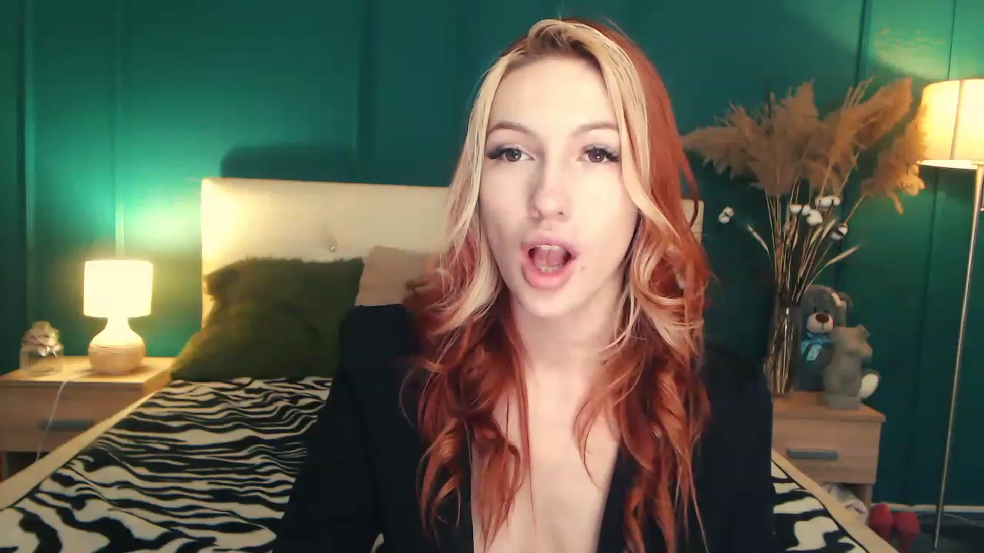 Gallery image thumbnail from LovelyGin's myfreecams stream on, 06/27/2023, 14:17 image 16 of 20
